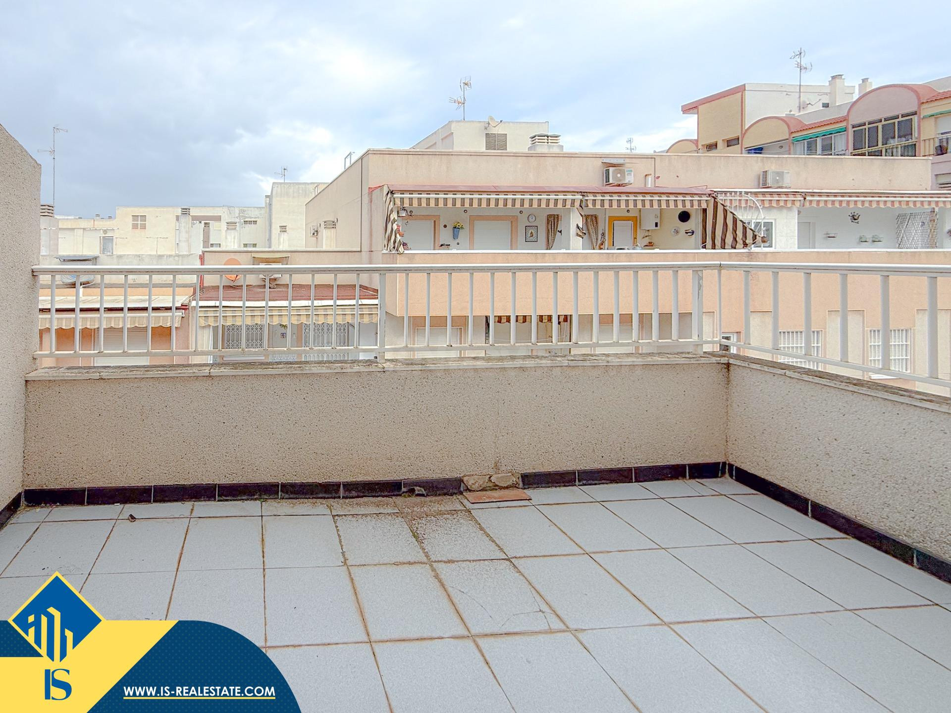 Super Oferta! Magnifico atico con amplia terraza a pocos metros del mar , sin mueble