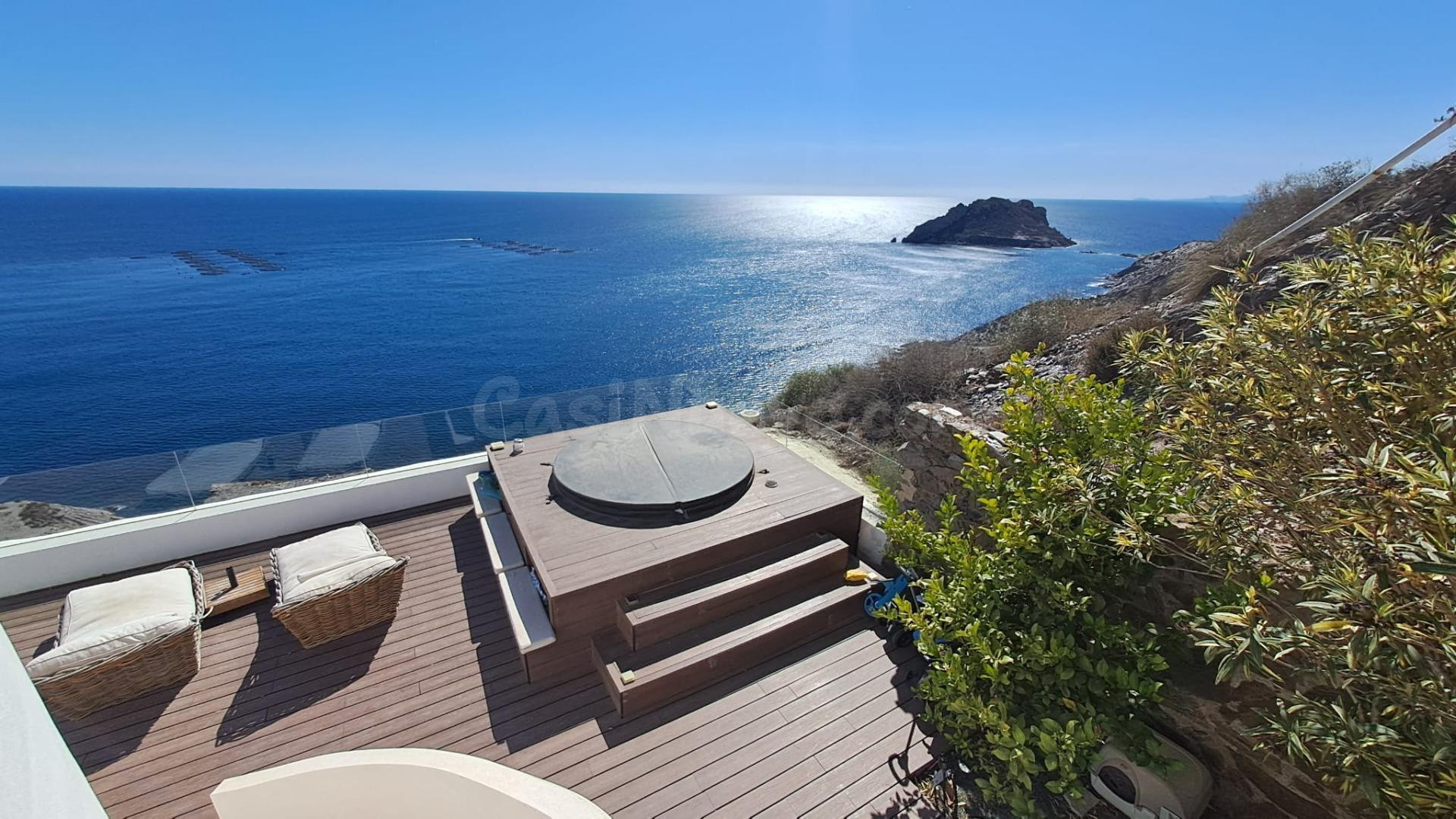 Chalet independiente con vistas a la Isla del Fraile en Los Collados