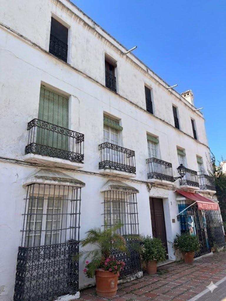 Edificio Completo en Propiedad en la Plaza de los Naranjos, Casco Antiguo de Marbella
