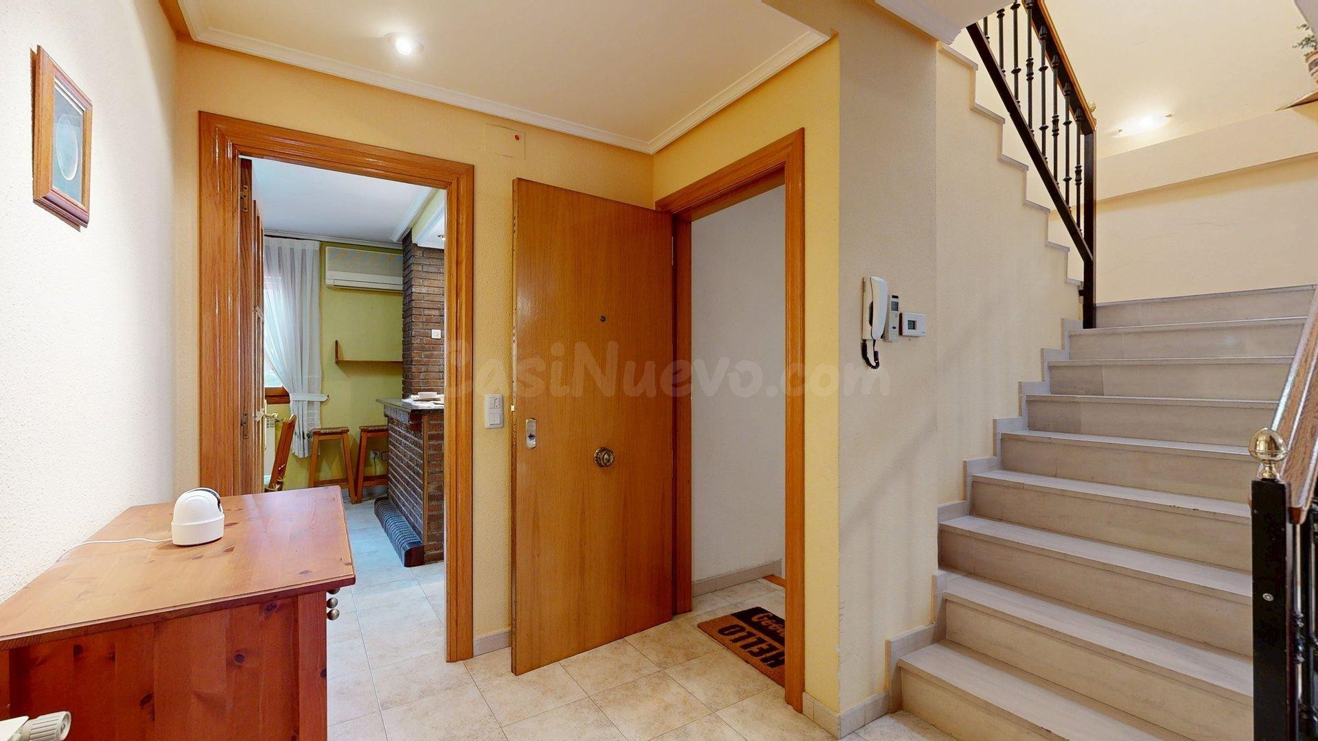 Espectacular Casa Aislada en Ruiseñores: Tu Oasis Privado en - foto 3