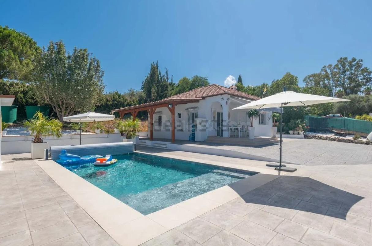 Impresionante Chalet recién reformado en Cártama