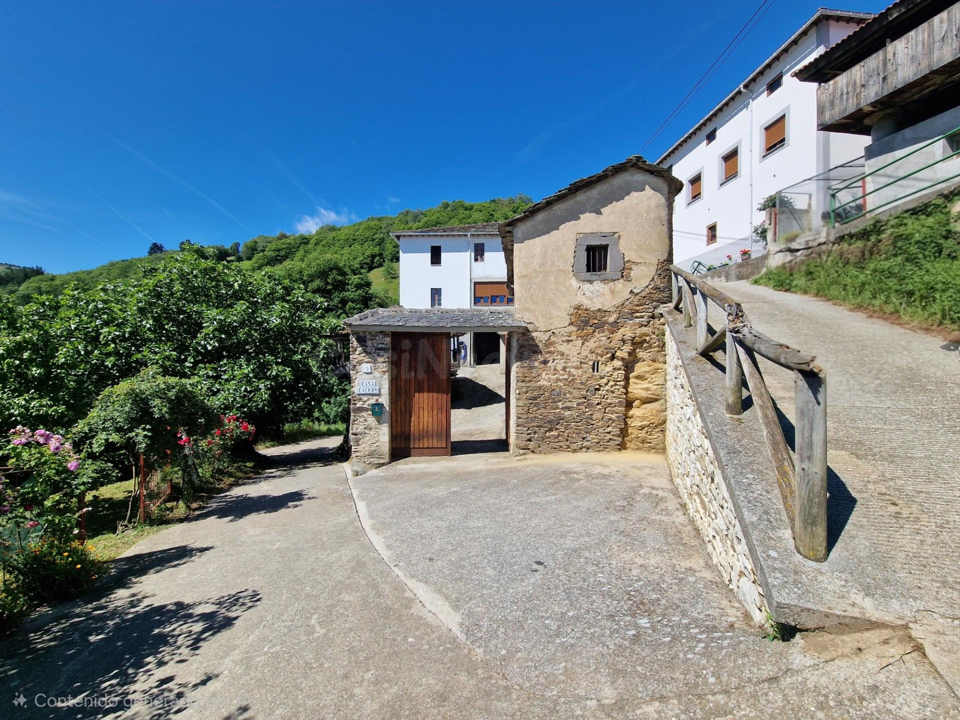 Se vende magnífica propiedad situada en Moral, un tranquilo pueblo del concejo de Cangas del Narcea