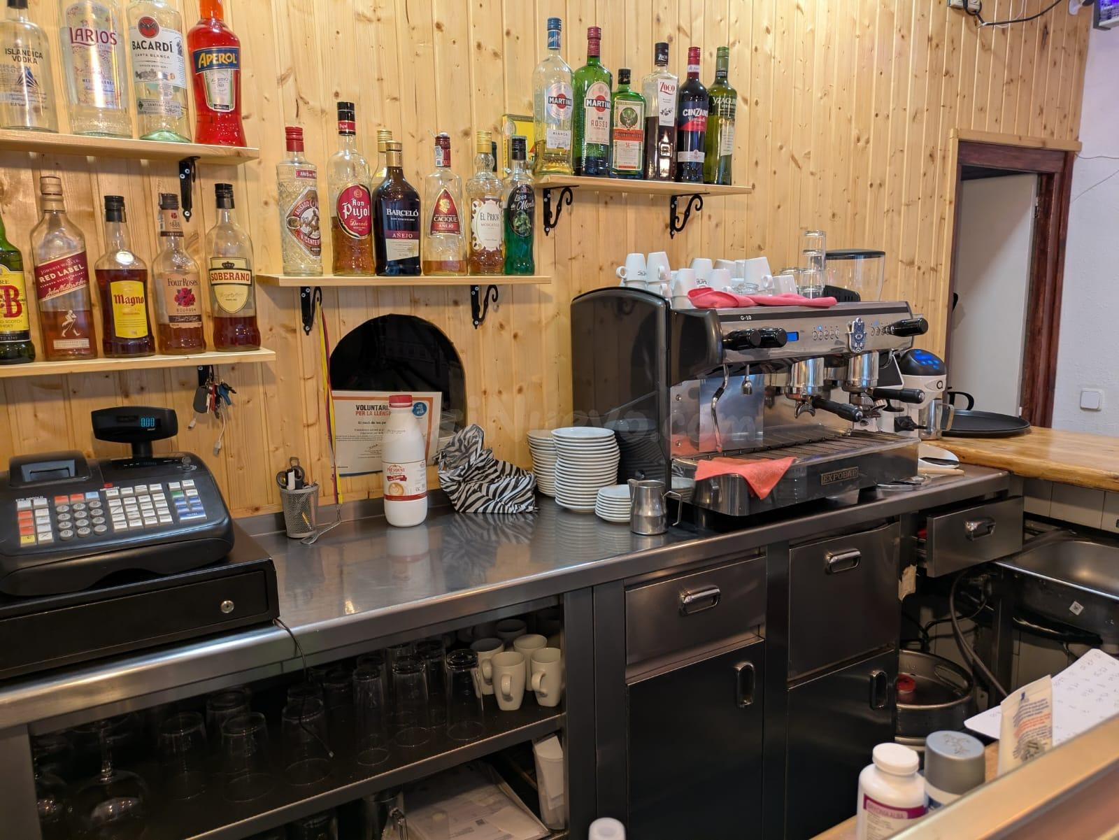 Traspaso bar en barrio muy popular de Cerdanyola
