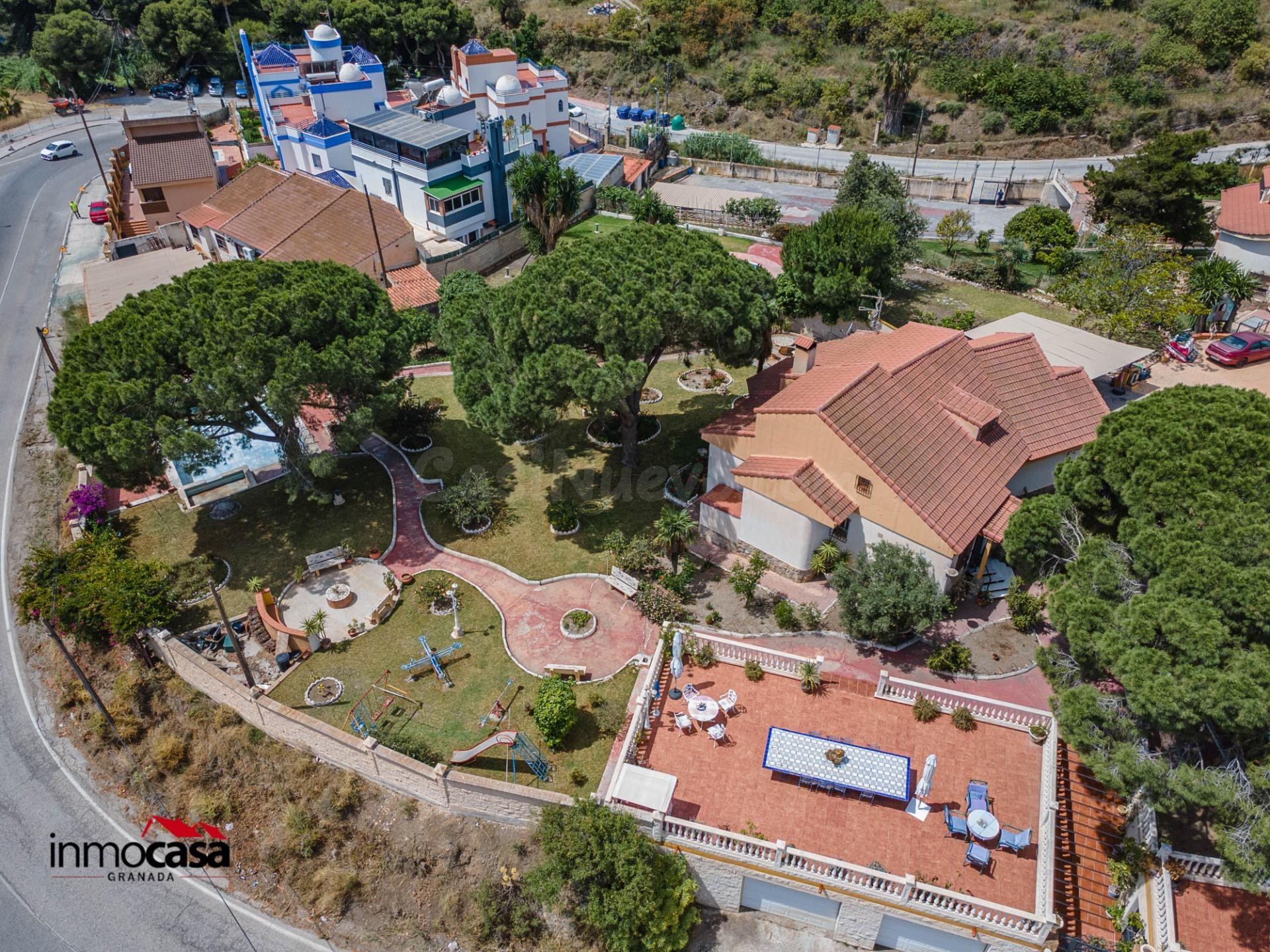 La finca más exclusiva de Motril: piscina, vistas al mar y suelo urbanizable