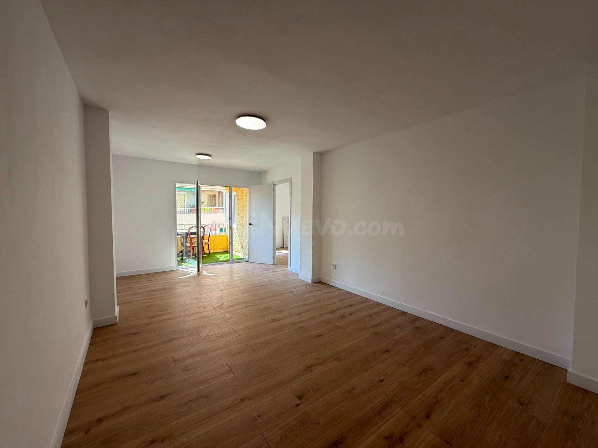 APARTAMENTO DE 3 HAB 2 BAÑOS REFORMADO TOTALMENTE A 100 METROS DE LA PLAYA