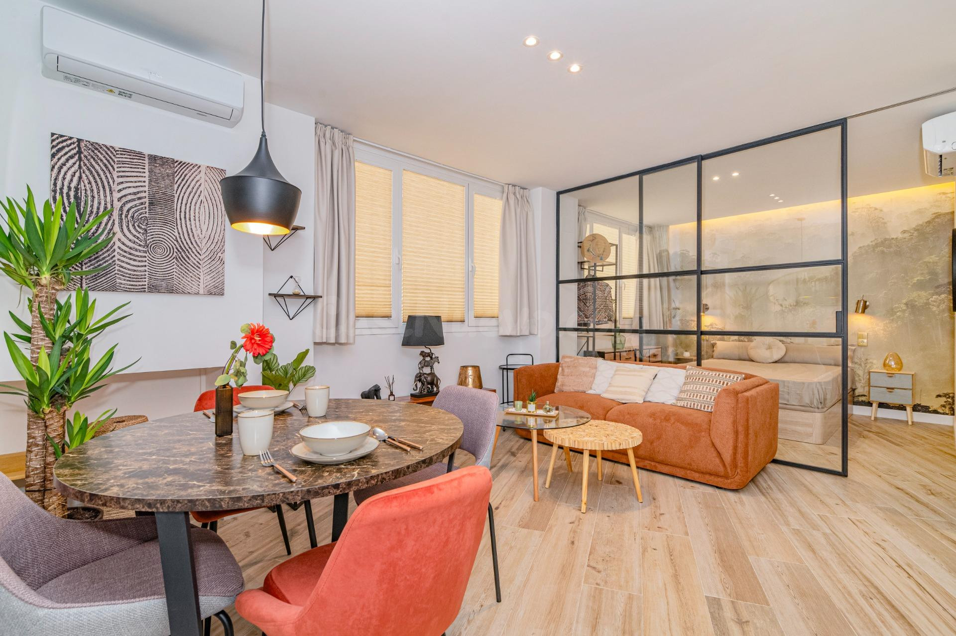 EDIFICIO PREMIUN GRAN LUJO  NUEVO TOTALMENTE REFORMADO Y EQUIPADO CON MOBILIARIO EXCLUSIVO  EN EL CENTRO DE GRANADA