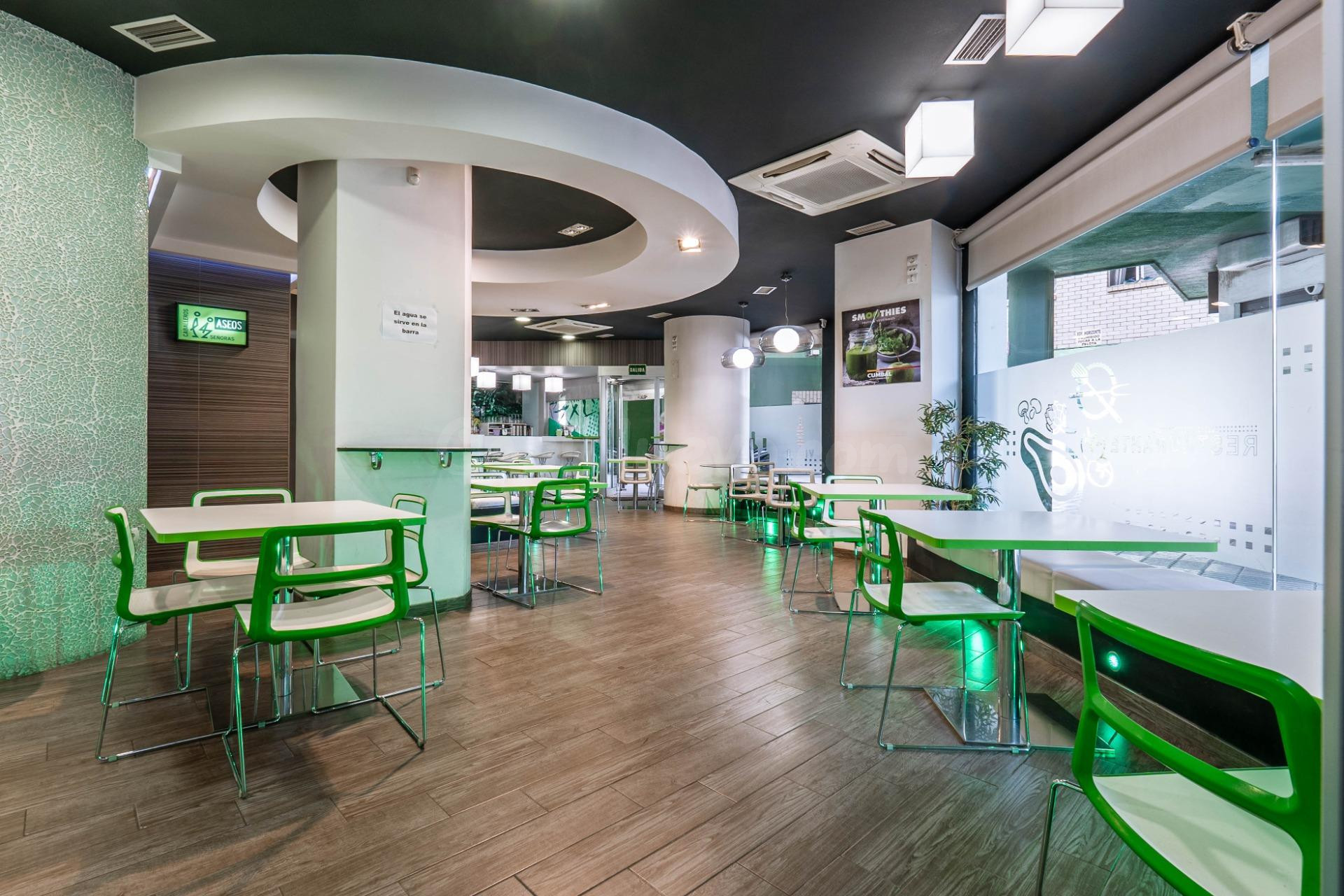 Venta de cafetería La Contraviesa de 160 m2  junto a Alcampo