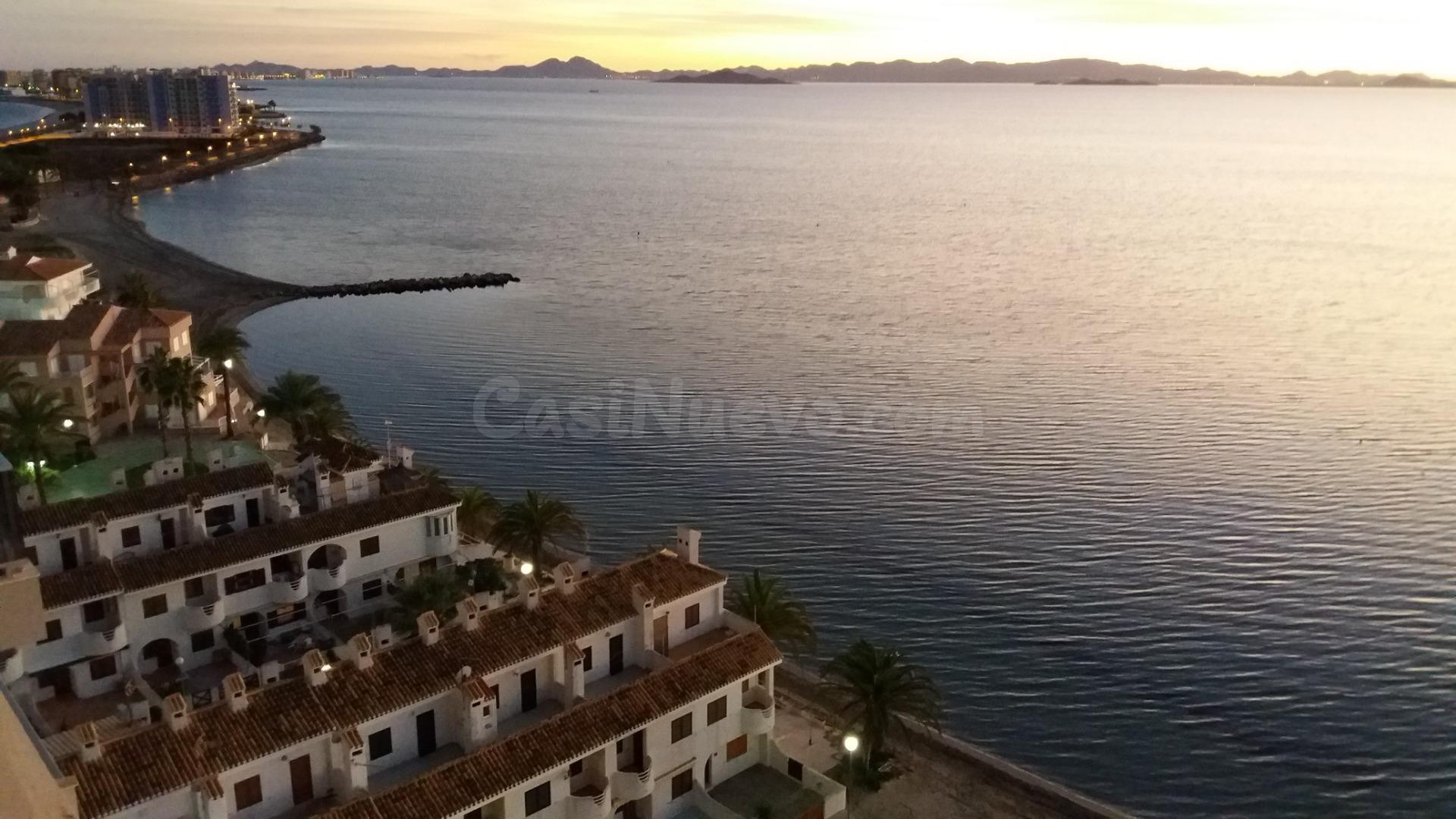 Ático Dúplex de 3 dormitorios en La Manga Beach – Km 18, Veneziola