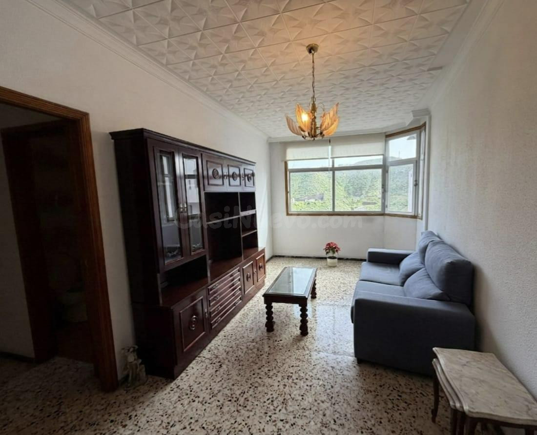 Casa Terrera Céntrica y zona Tranquila - Garaje para varios vehículos y Gran Terraza