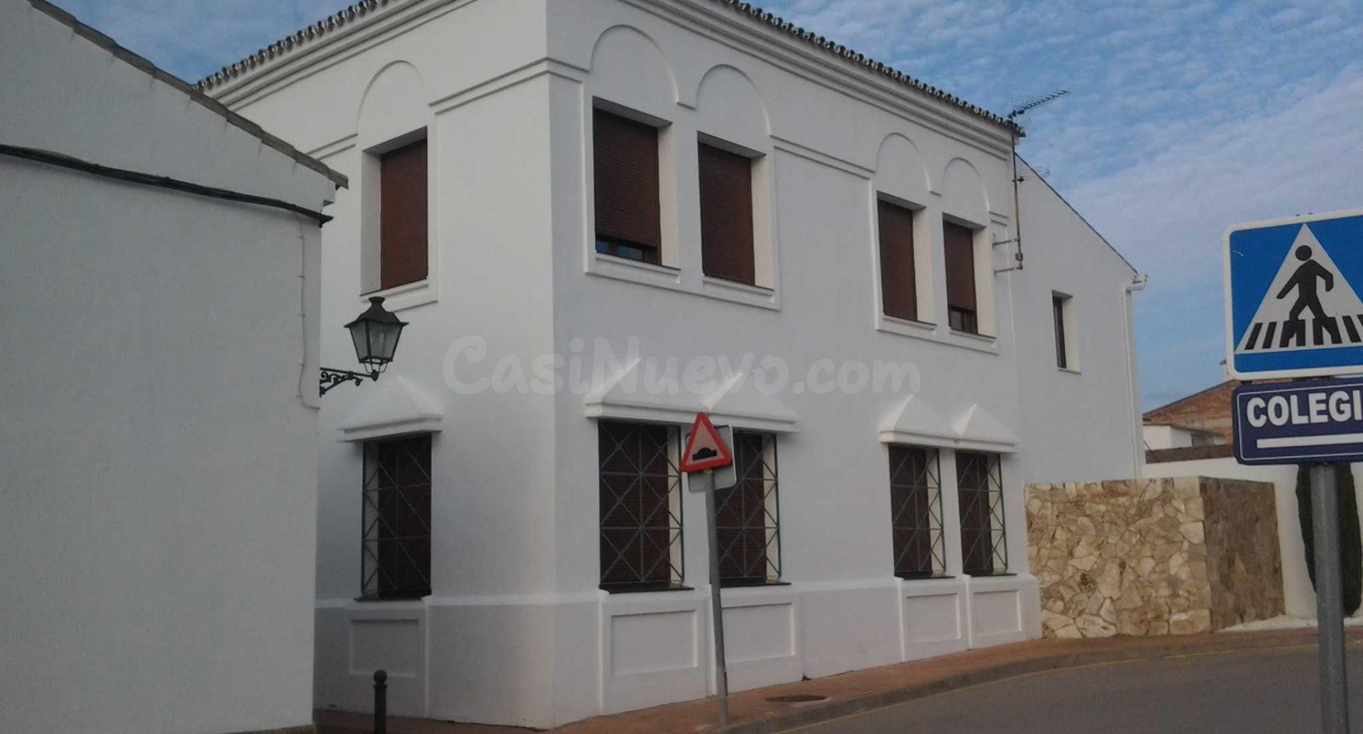 SE VENDE CASA ADOSADA OKUPADA en Calle Malaga Nº 2 Casares (Málaga)