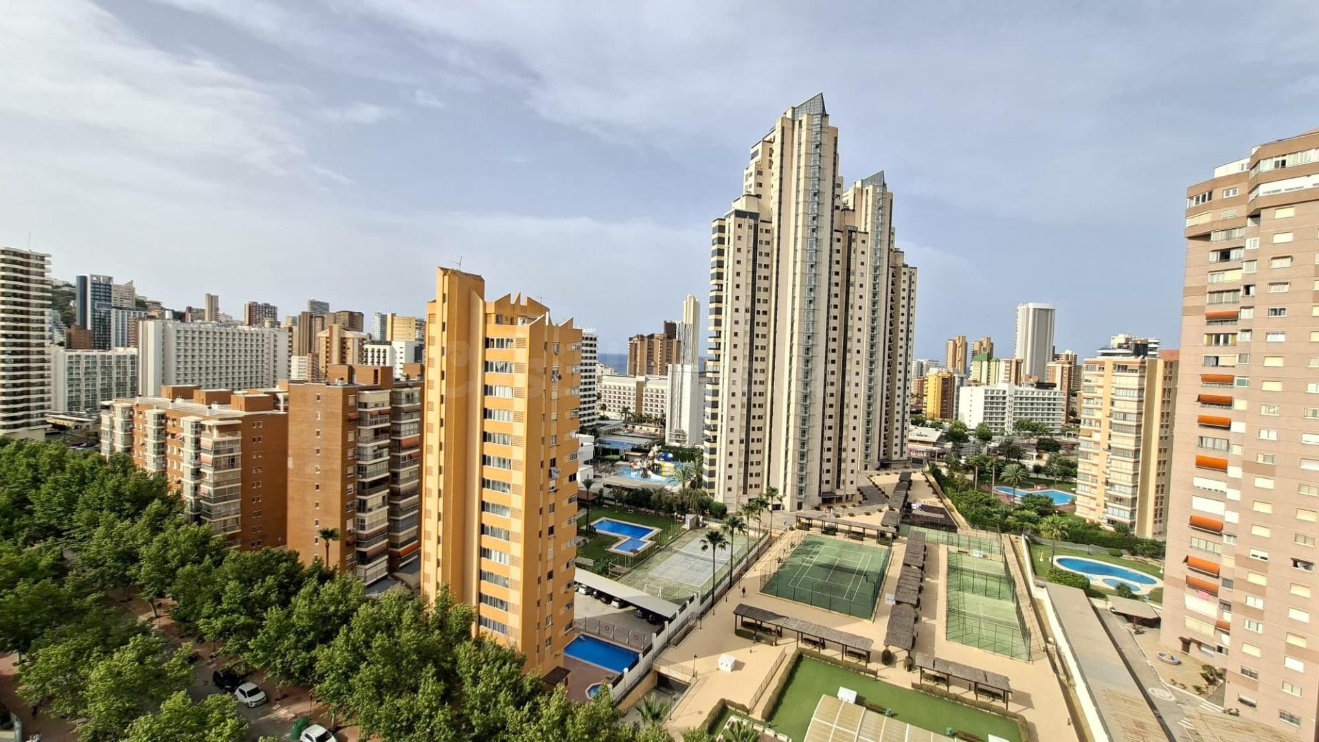 PISO FAMILIAR EN LEVANTE BENIDORM