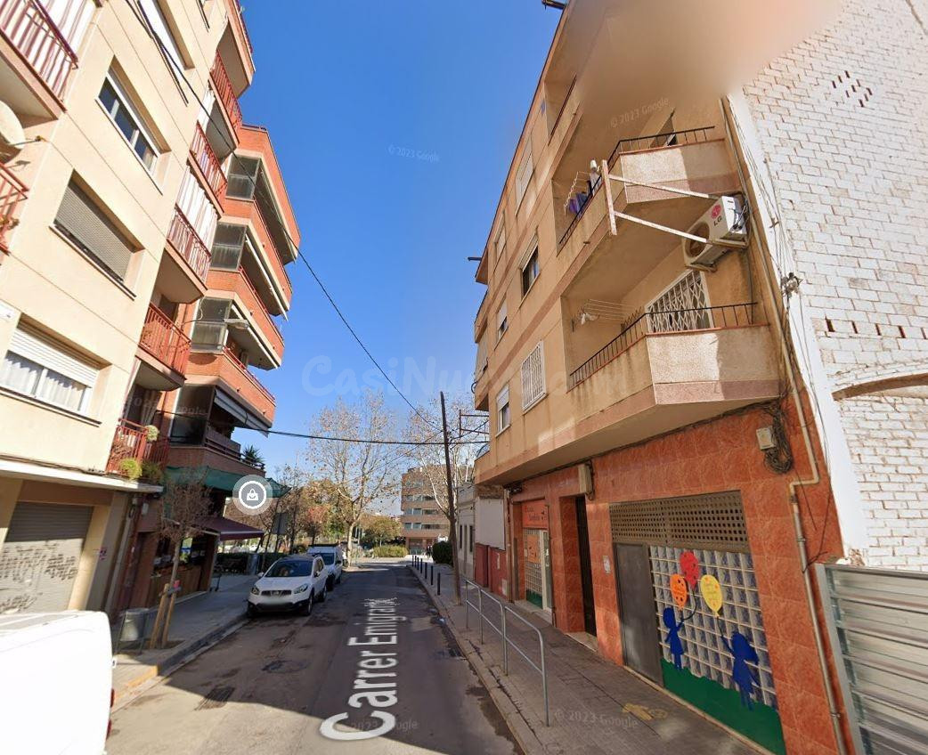 Se vende piso OKUPADO en Calle Emigrant De L' Nº 7 Hospitalet de Llobregat (L') (Barcelona)