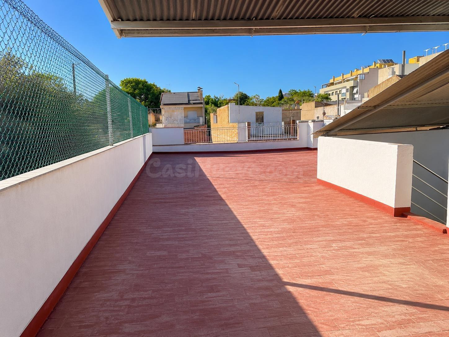 CASA CON GRAN POTENCIAL EN MOLINA DE SEGURA