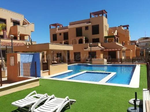 Apartamento planta baja con jardín en Los Collados, Águilas.
