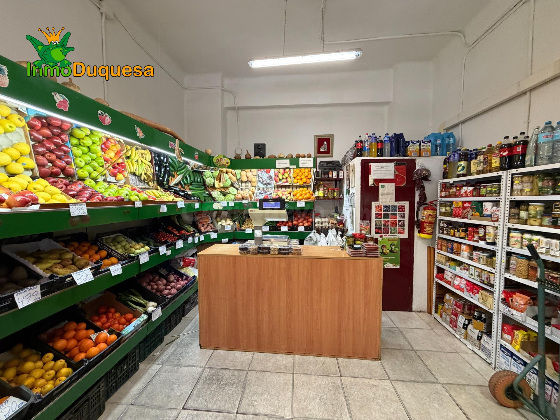 Local comercial de 25 m2 en pleno centro. Mucho tránsito.