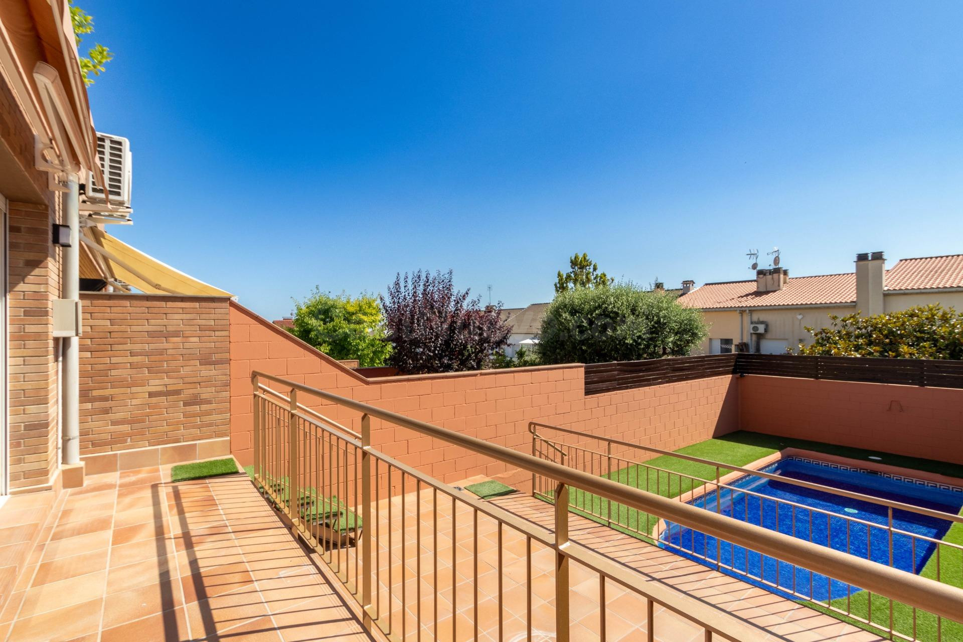 Adosado 4 habitaciones 289m² en venta - - Centre -
