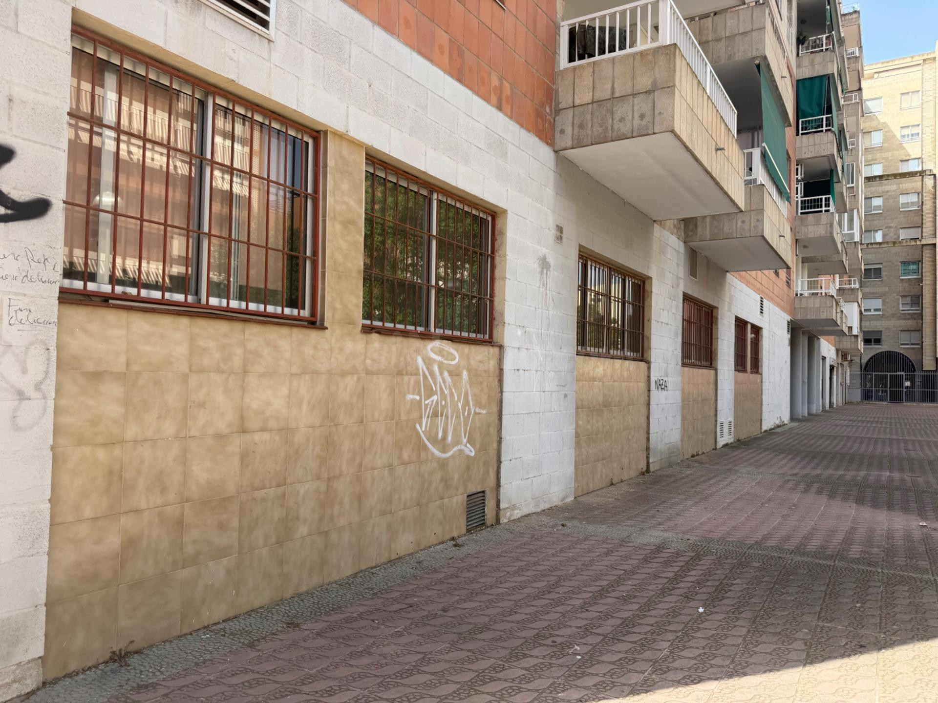 Local comercial 185m² en venta - Actur