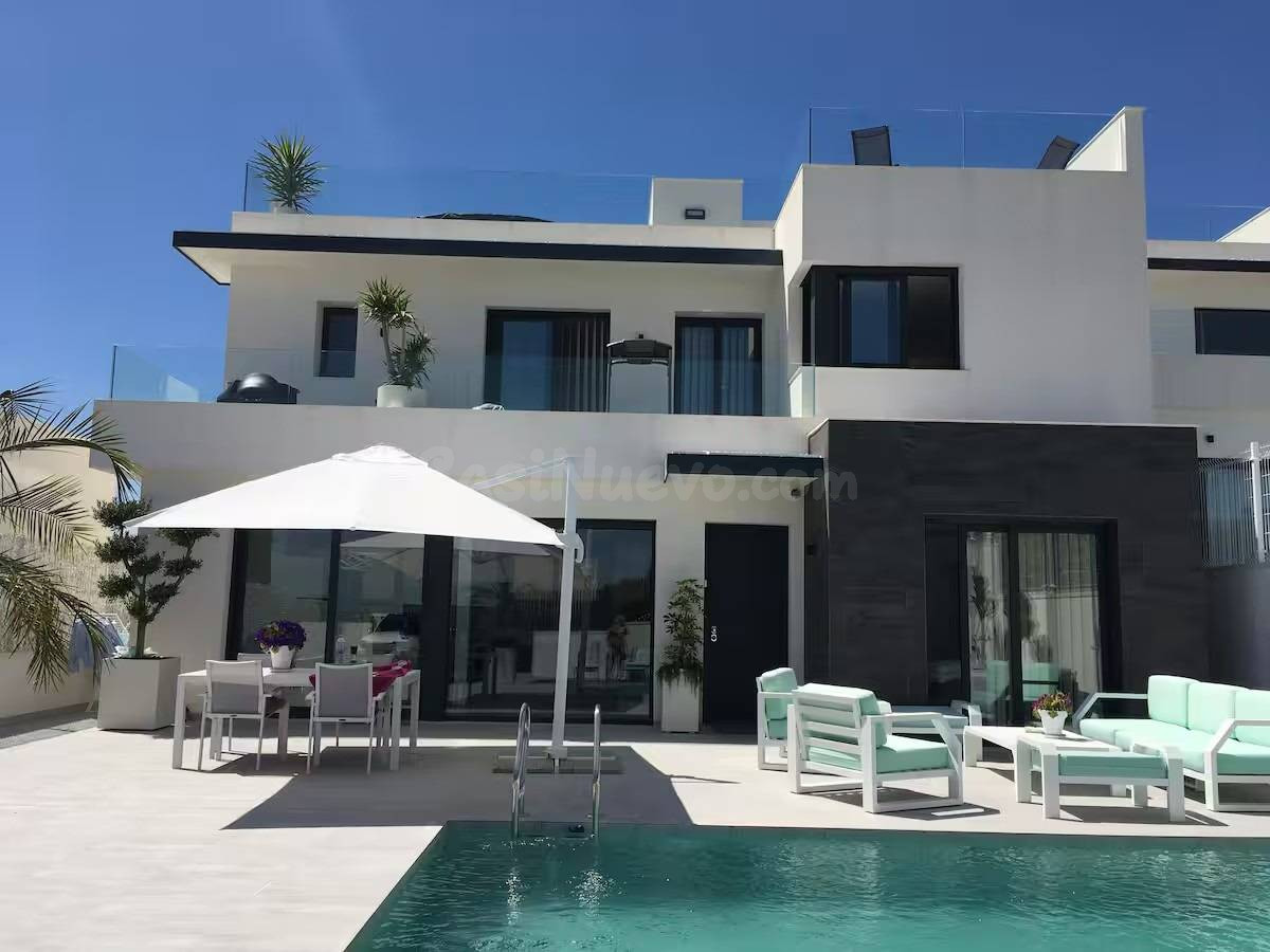 Villa Independiente San Miguel de Salinas Precio 580.000€