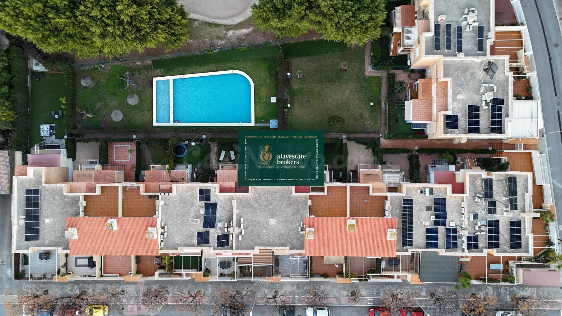 CHALET ADOSADO  EN PLAYA DE SAN JUAN