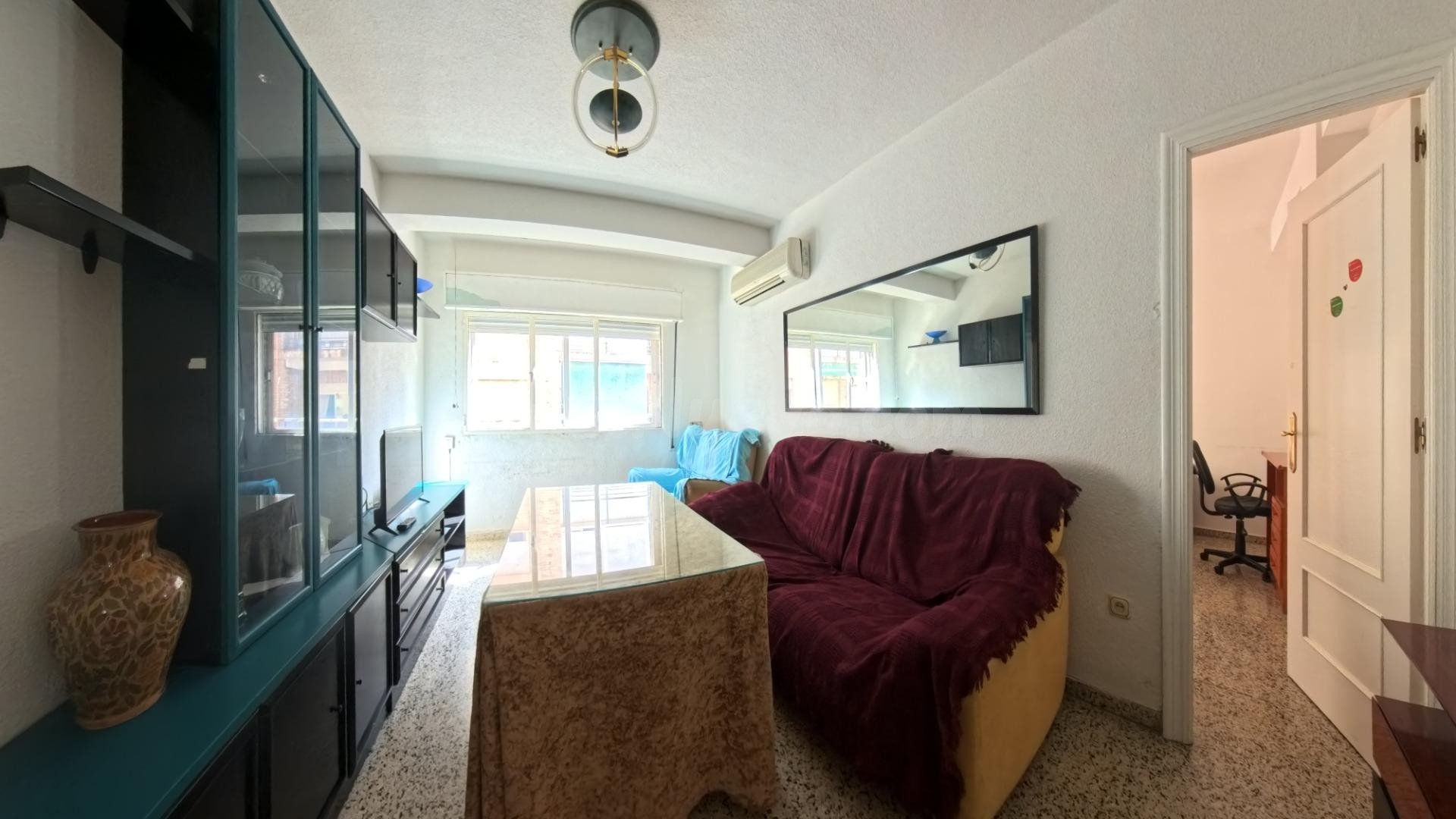 Piso en alquiler en Granada junto a Avenida de Madrid: ¡Perfecto para tu curso!