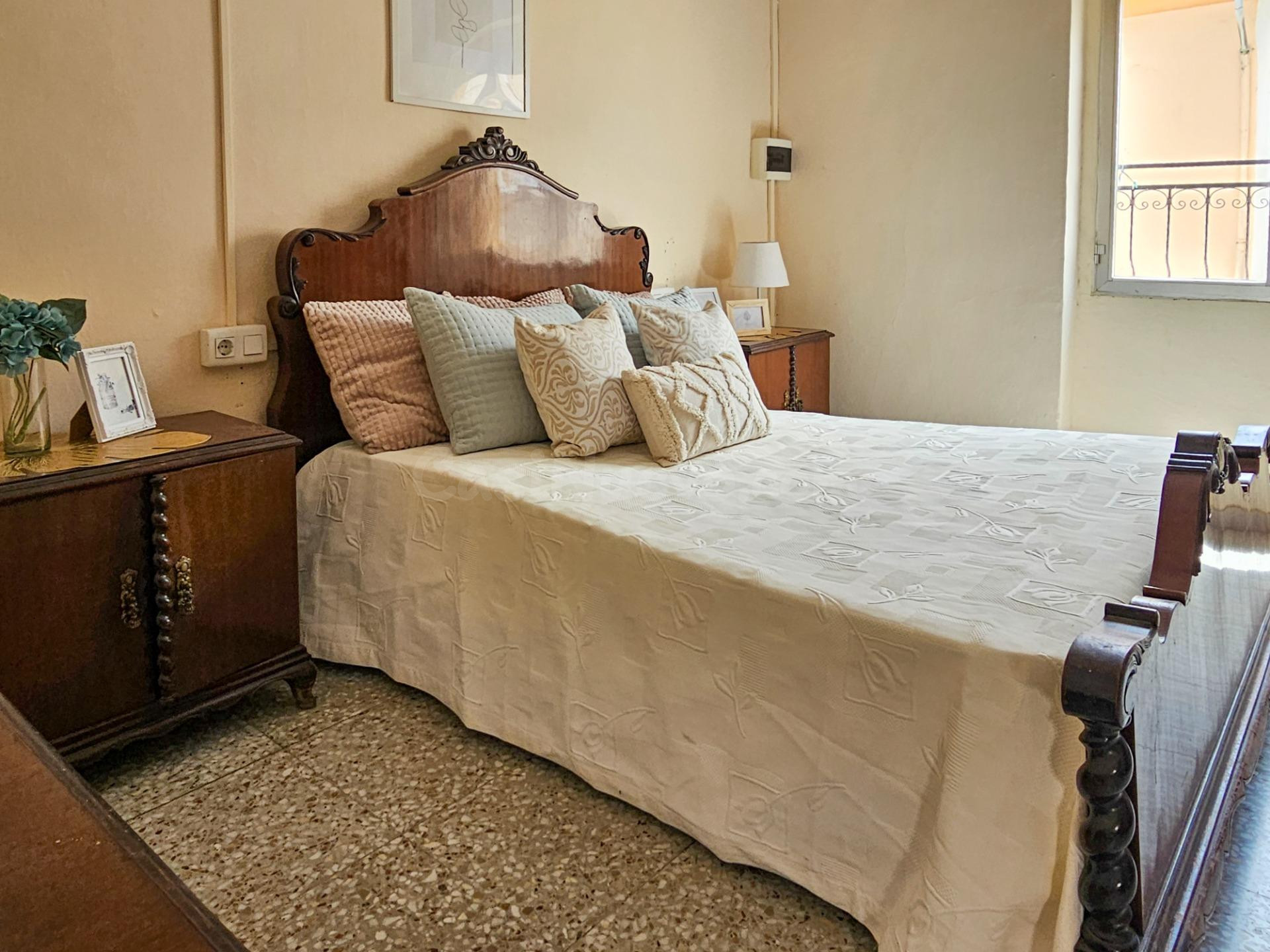 CASA CON NEGOCIO