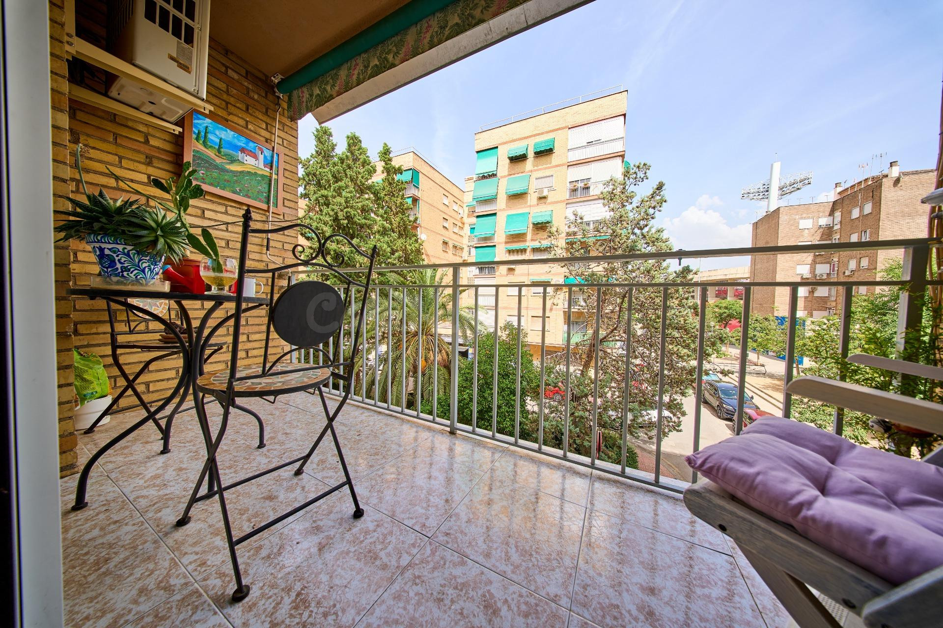 Piso todo exterior con terraza en el Zaidín - Alta rentabilidad PTS / Universidad
