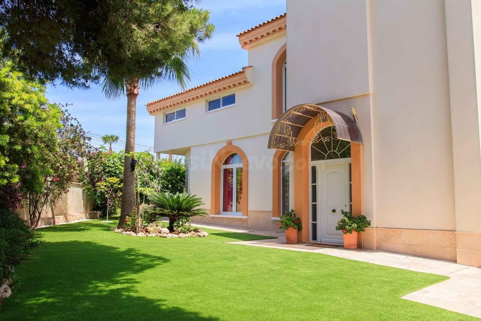 Villa 5 habitaciones 306m² en venta - Centro de la Ciudad Quesada