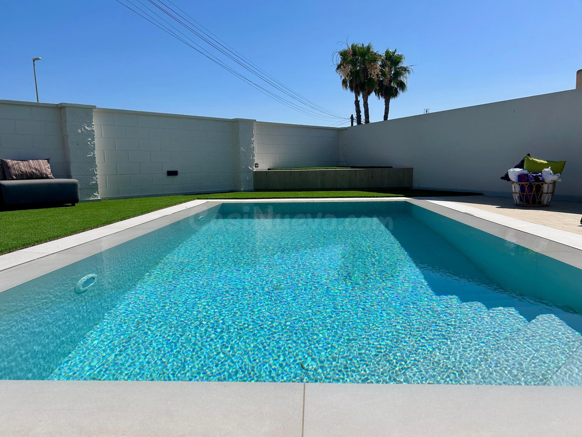 Espectacular villa independiente completamente reformada con licencia turística en La Marina