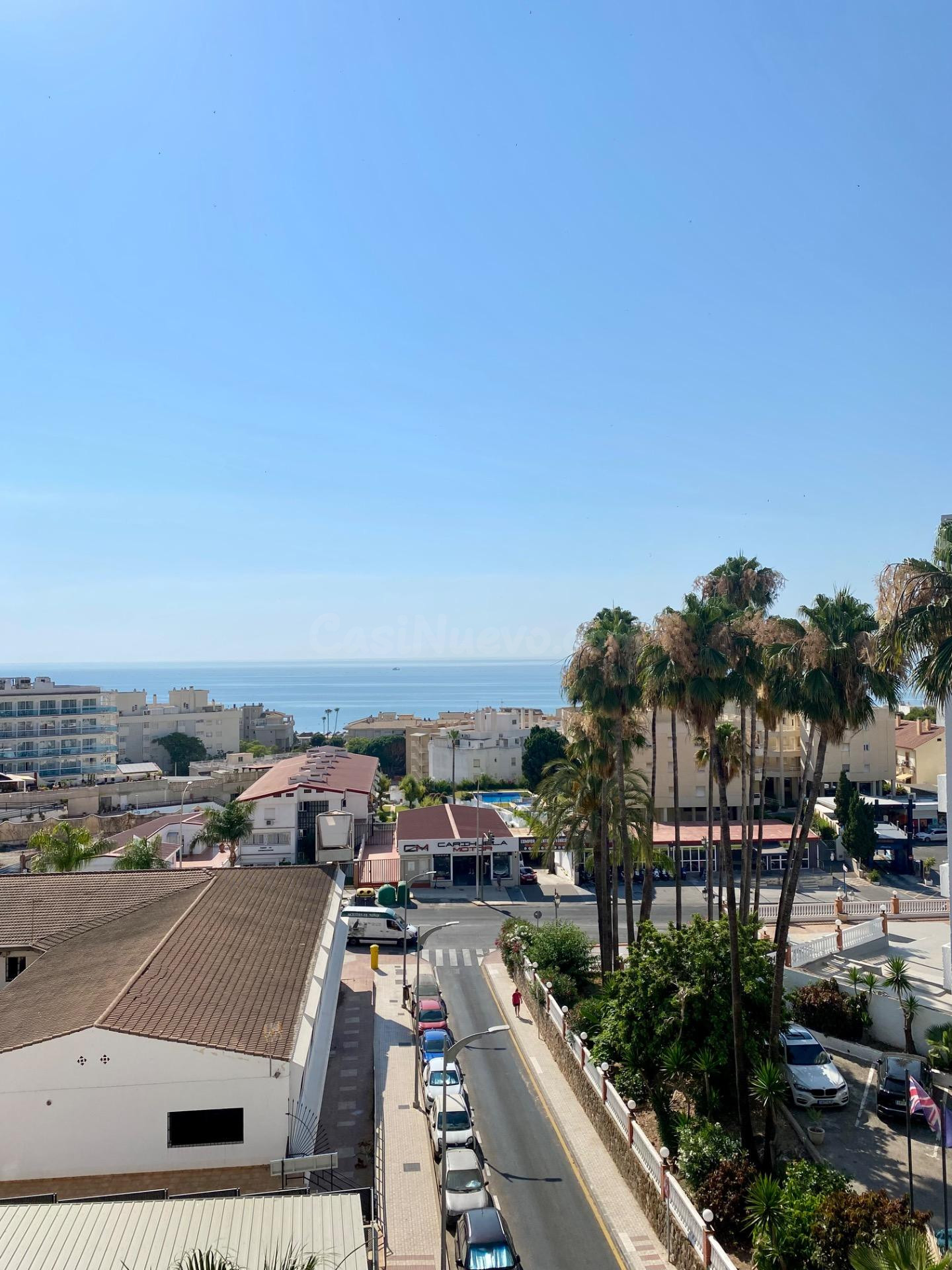 ESTUDIO CON VISTAS AL MAR Y A ESCASOS METROS DE LA PLAYA EN  MONTEMAR - TORREMOLINOS