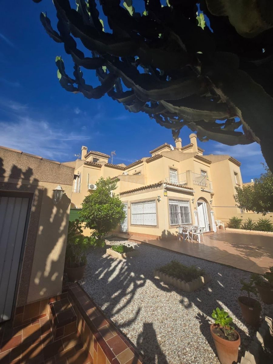 Villa 3 habitaciones 102m² en venta - Zona los Frutales