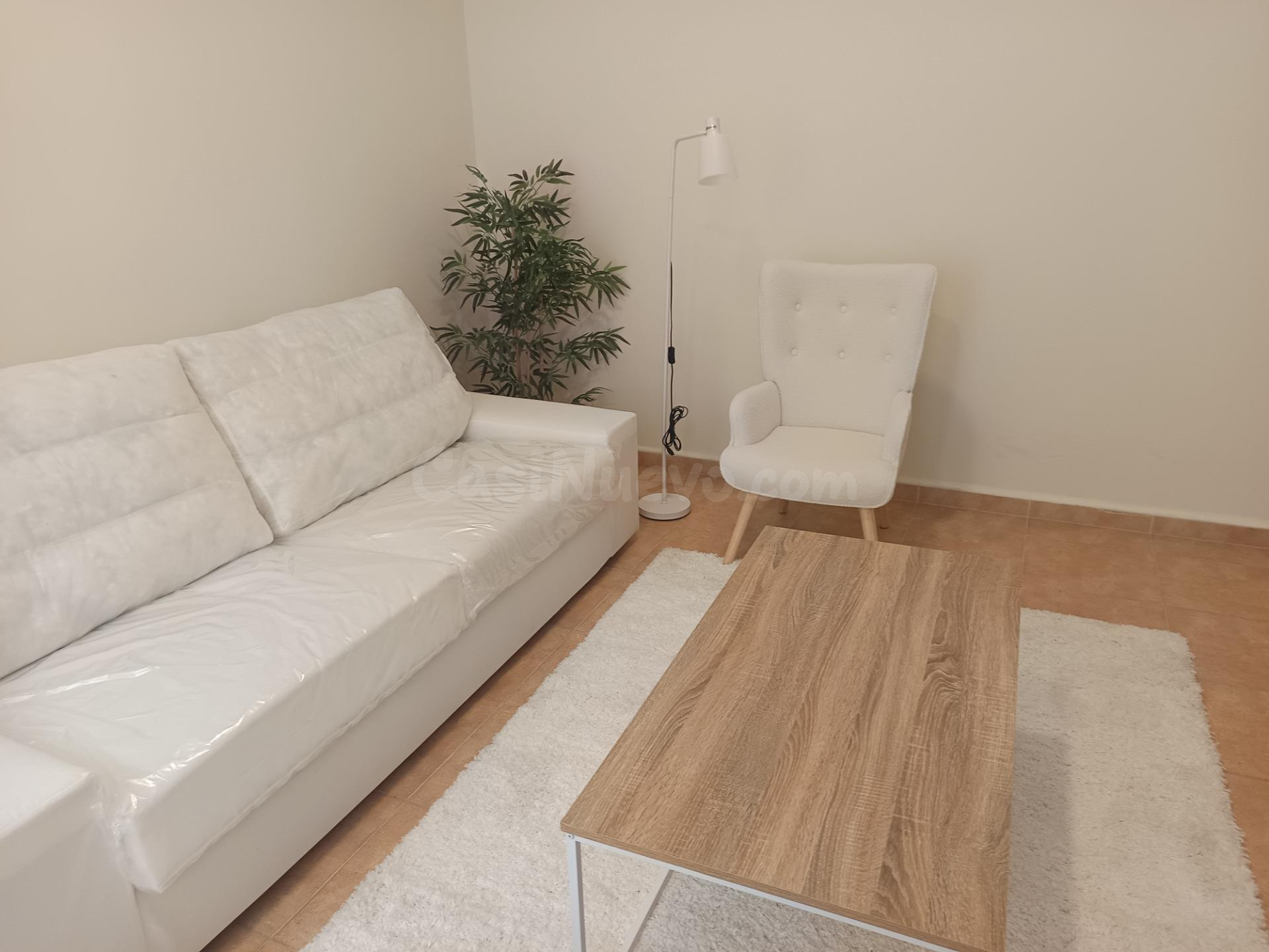 Piso sin muebles con habitación grande en Gran Via
