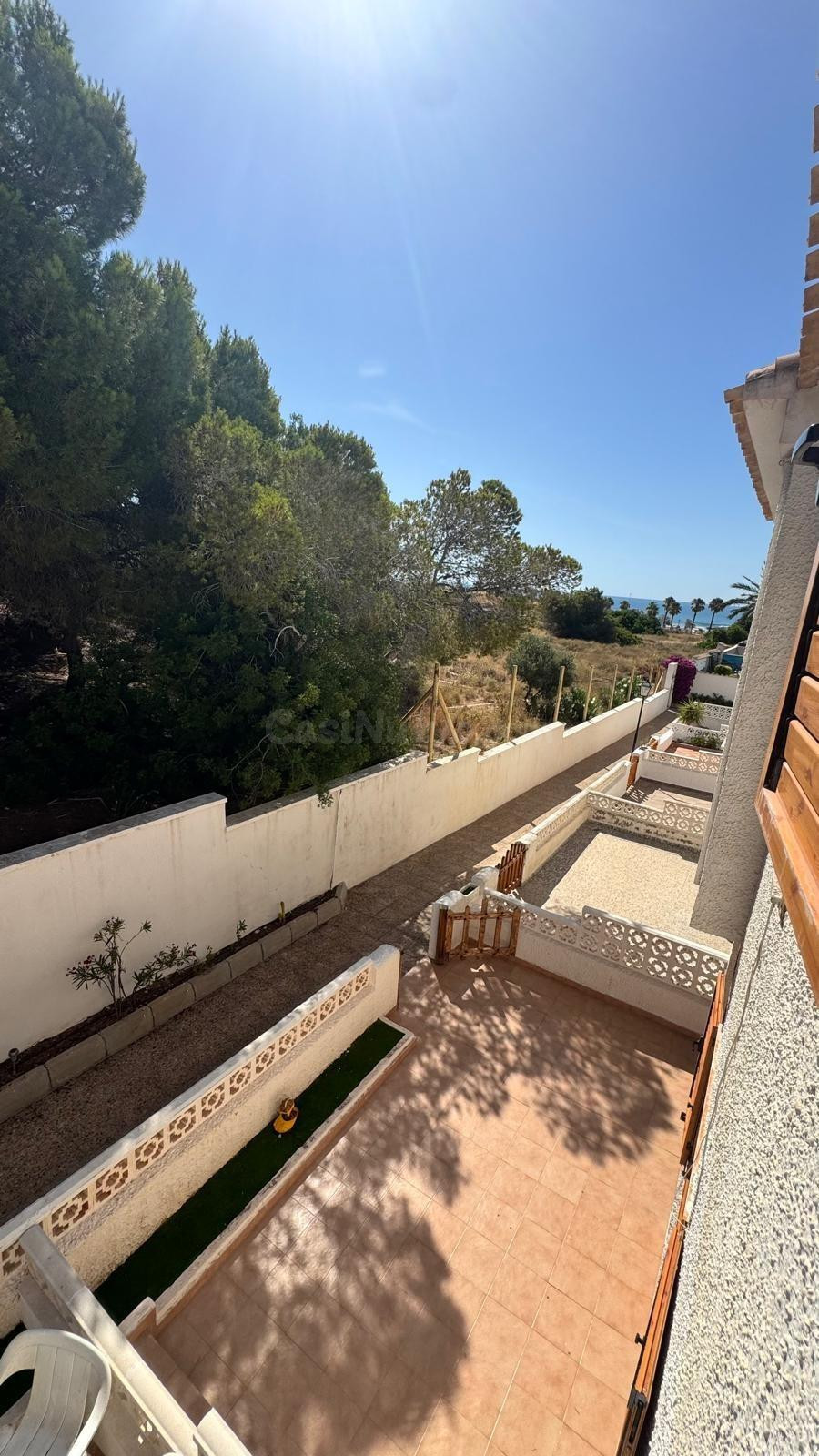 Chalet adosado de 3 dormitorios a tan solo 300 metros del mar en Playa Flamenca, Orihuela Costa