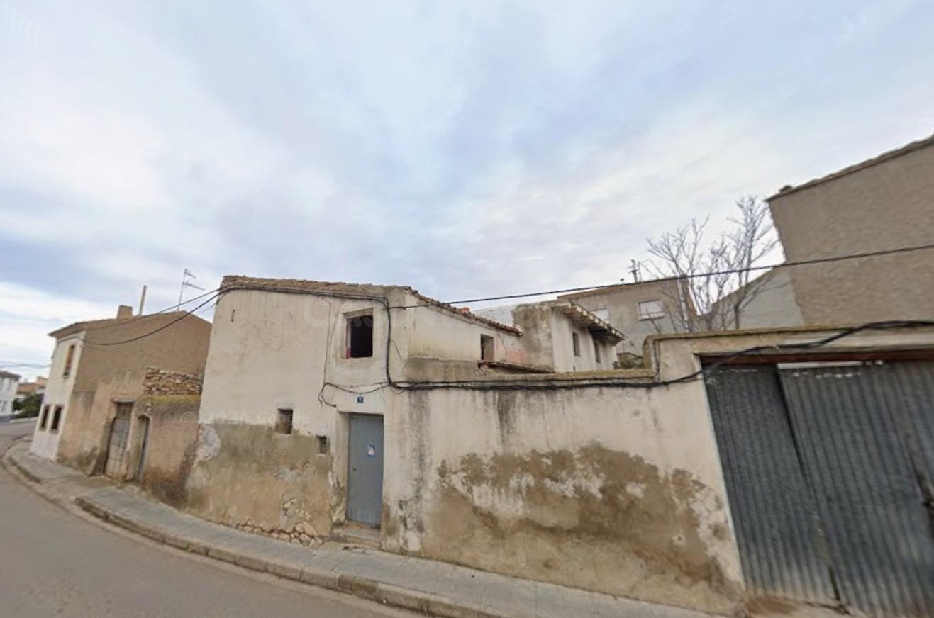 Se vende casa OKUPADA en Avda de la Constitucion 19 Lumpiaqu