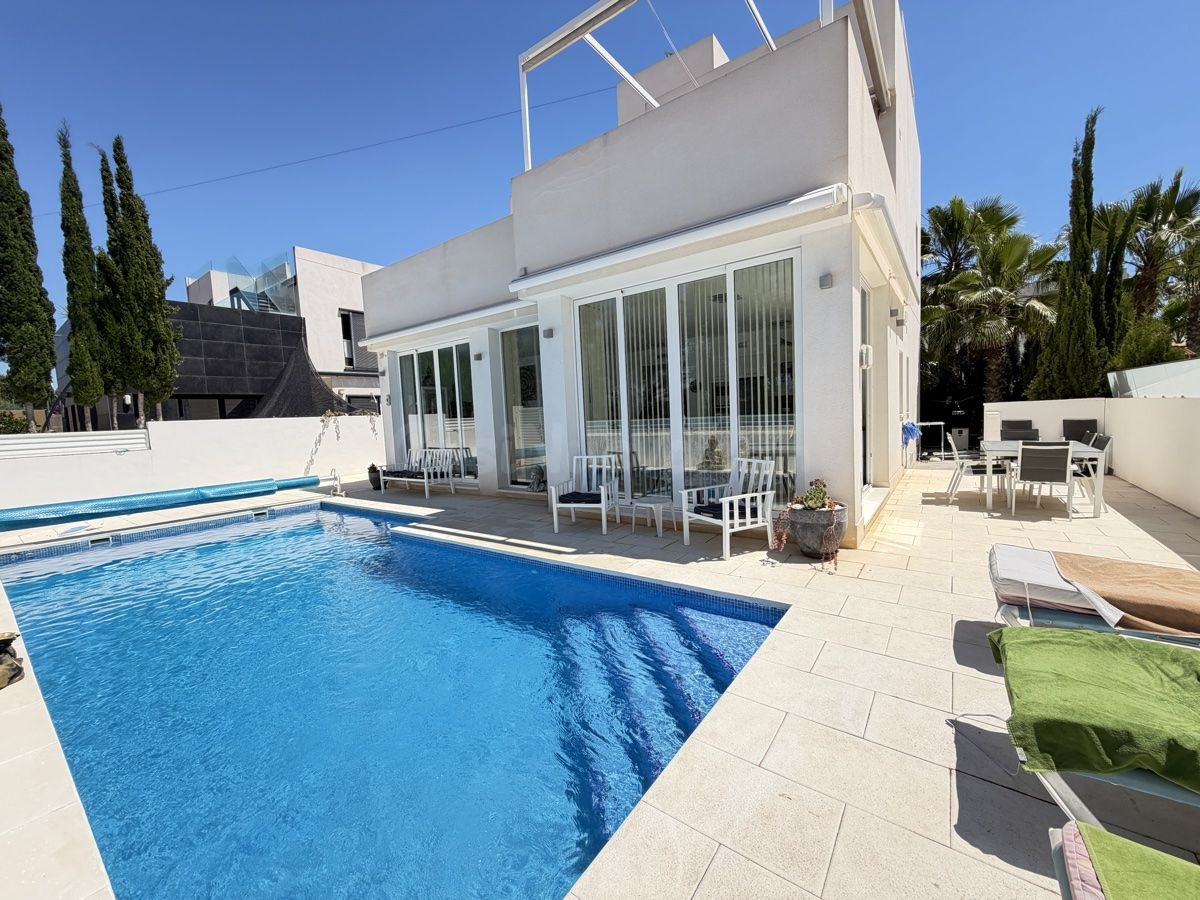 Villa 4 habitaciones 160m² en venta - Mil Palmeras