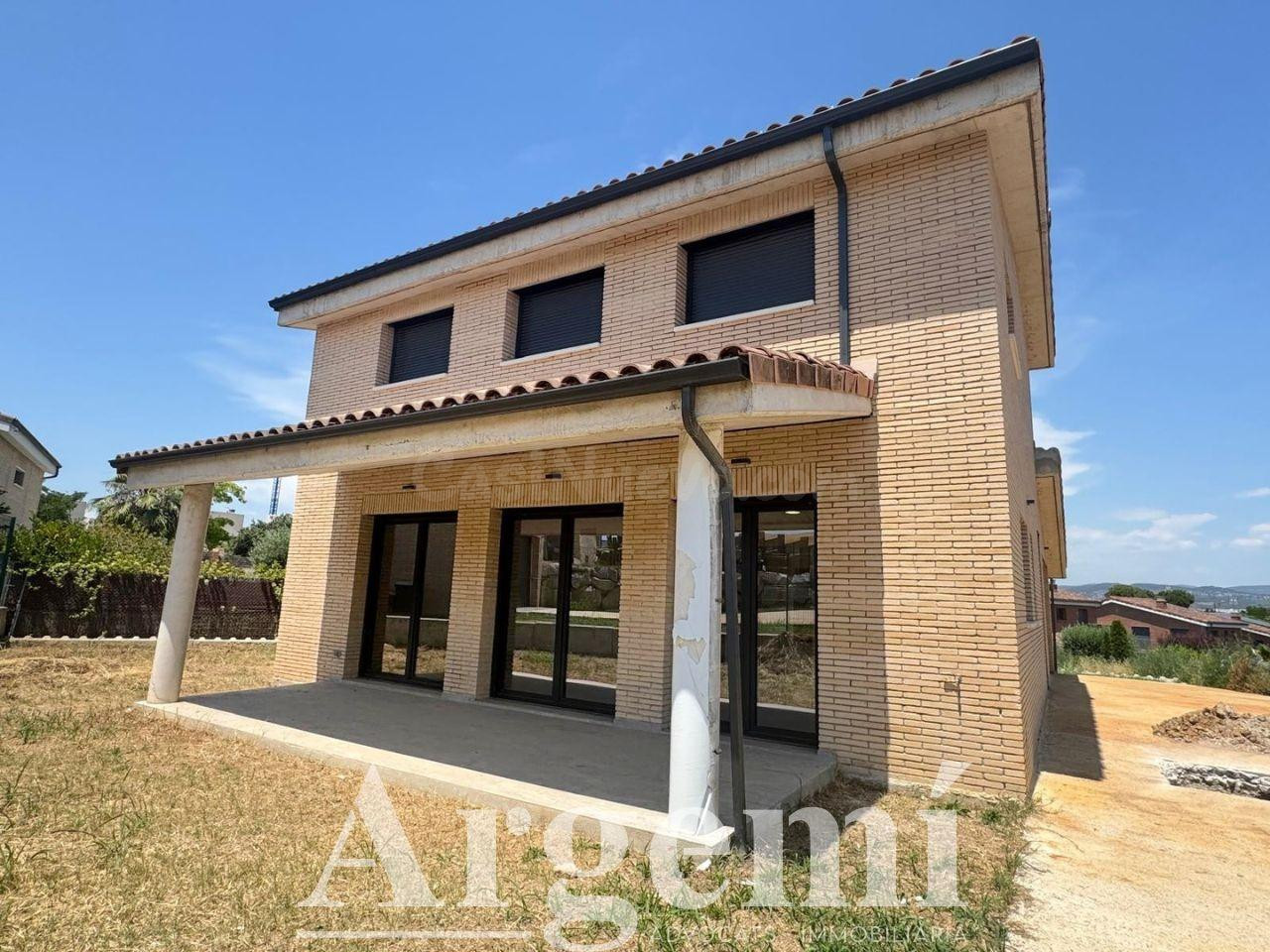 Casa en venta en Palau Solità i Plegamans