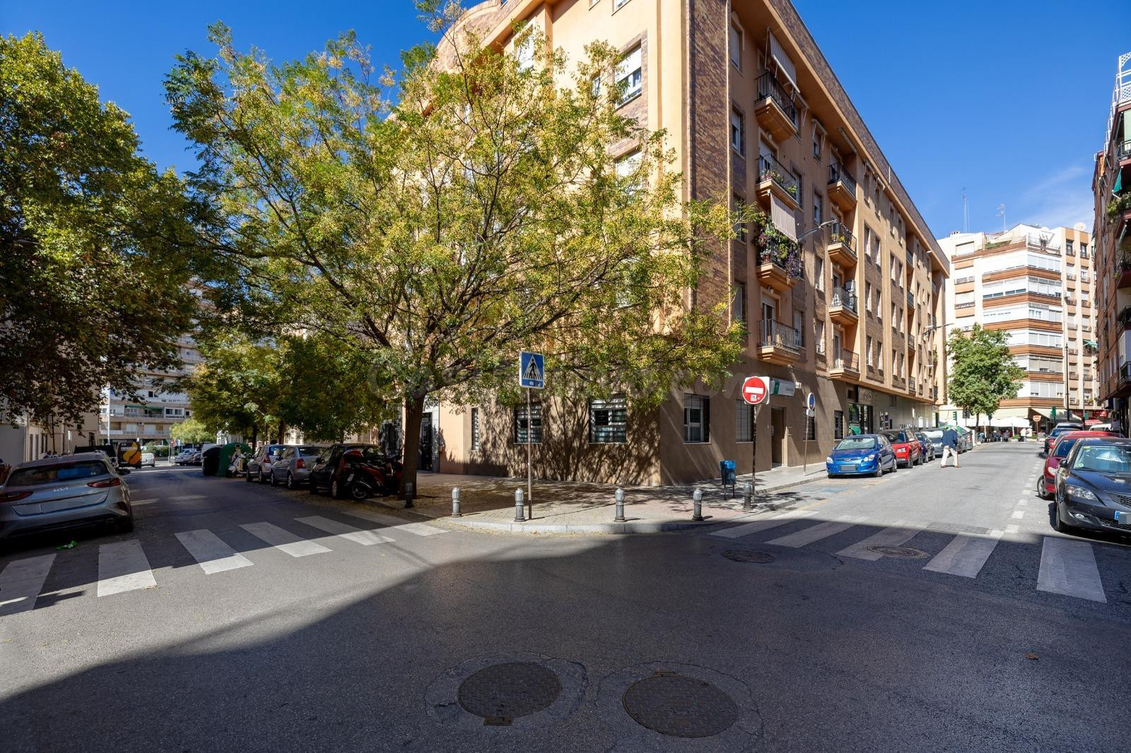 Encantador Piso en zona Alhamar, Granada - Perfecto para Tu Familia