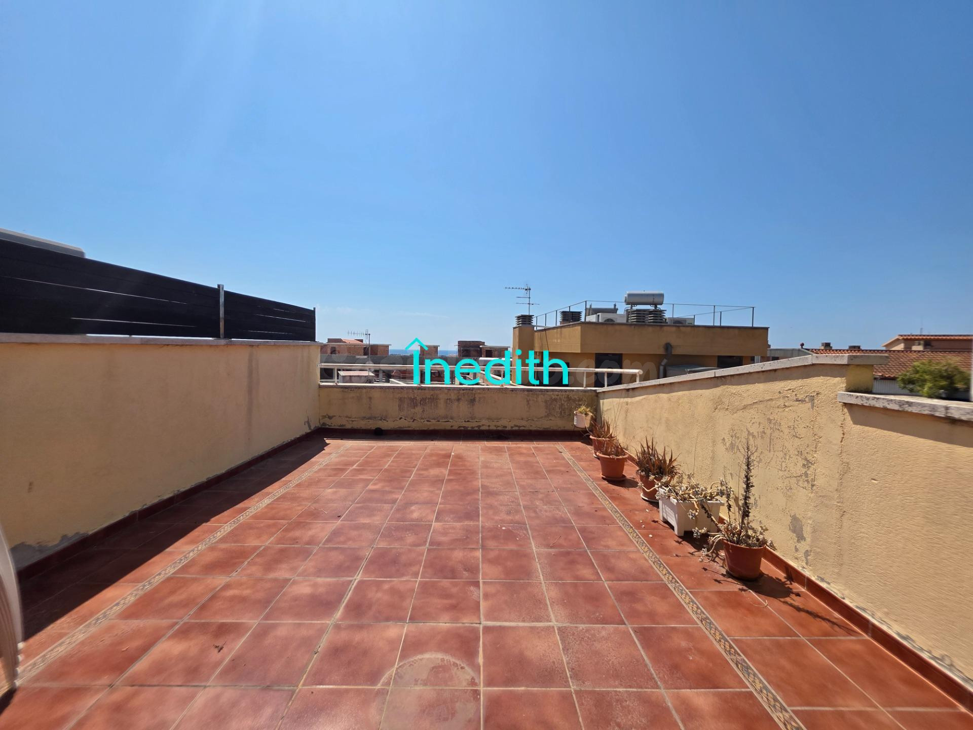 Bonito piso ático dúplex en centro cubelles con terraza