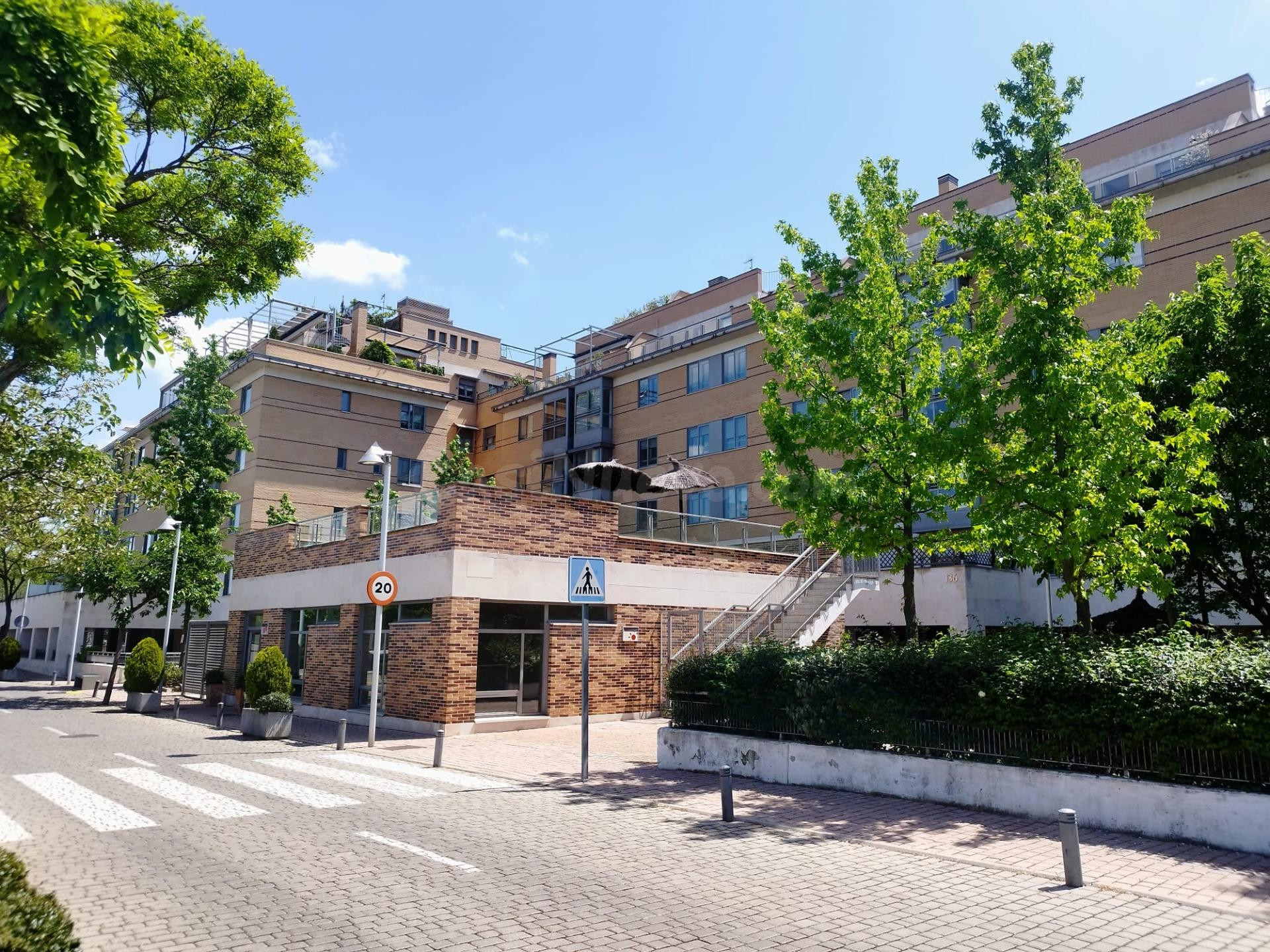 Excelente oportunidad, en venta vivienda de 4 dormitorios en Aravaca Estación.