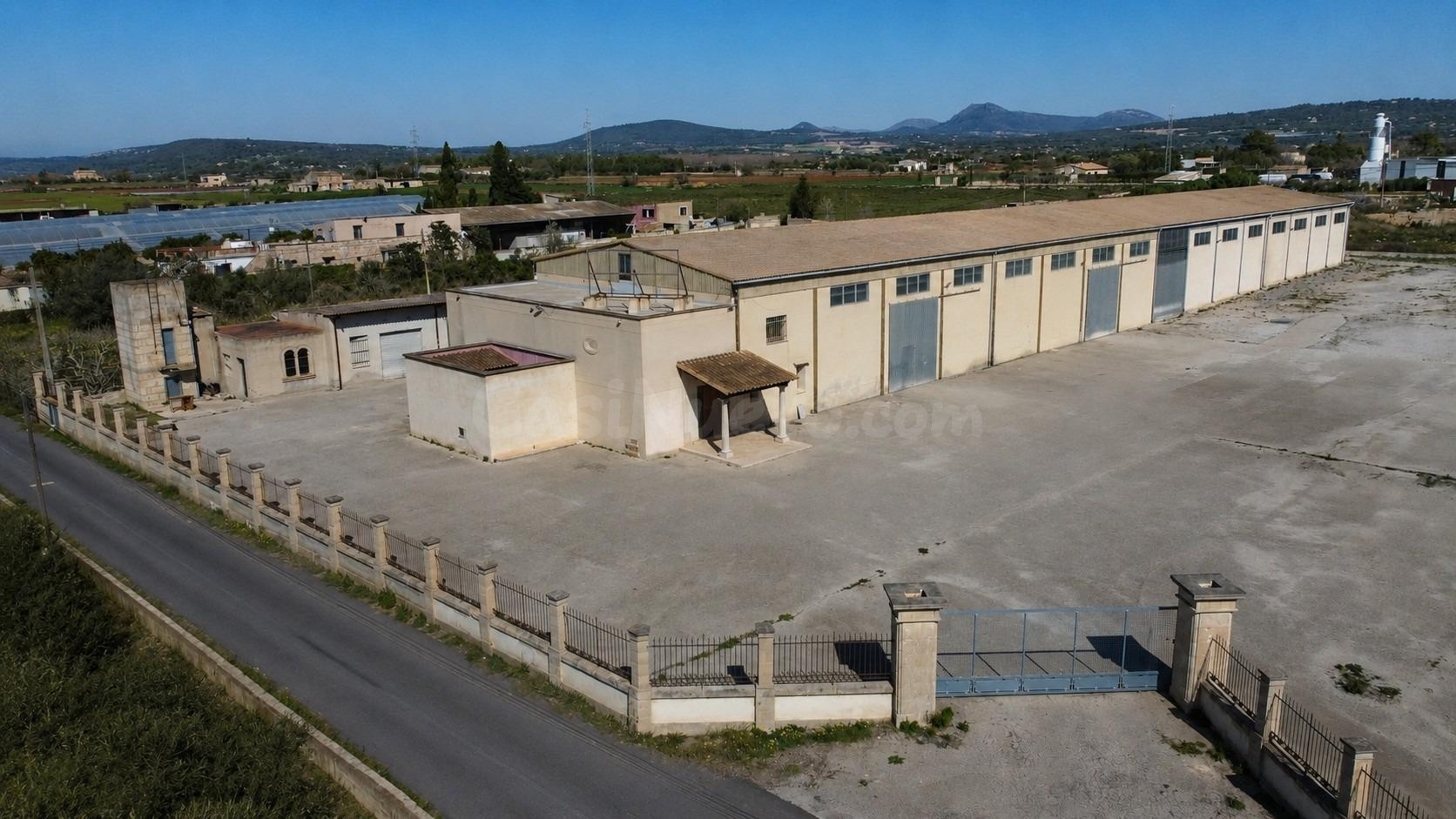 SOLO USO AGRICOLA-AGRARIO  Complejo industrial Agrícola de gran capacidad en Manacor