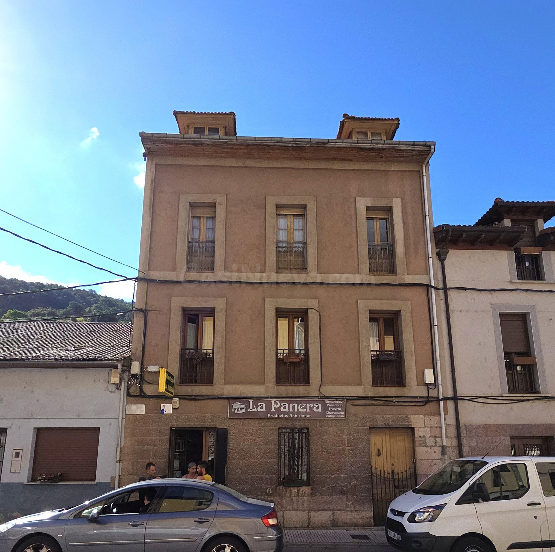 DÚPLEX DE 175 m2 EN EL CORAZÓN DE TEVERGA: AMPLITUD, TEJADO REFORMADO Y GRAN POTENCIAL