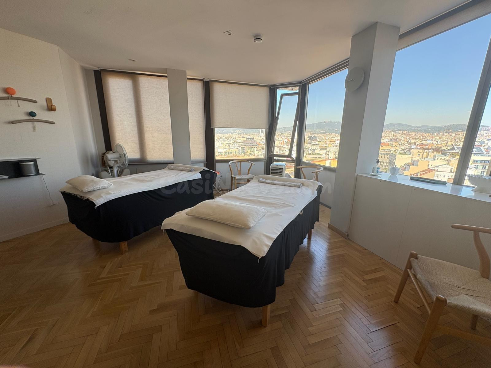 Oficina en Alquiler en Torre Urquinaona – Planta Alta con Vistas Espectaculares