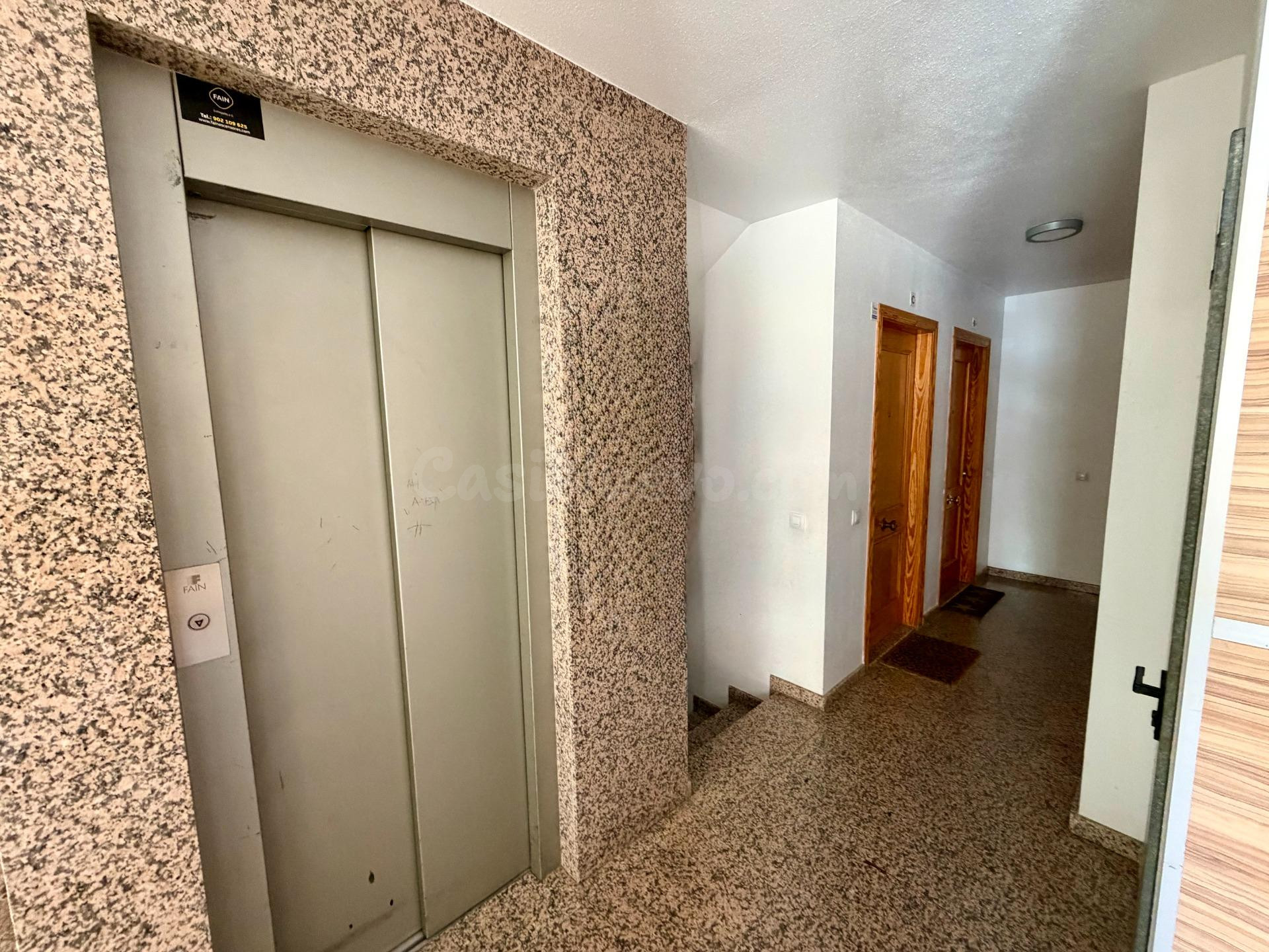 Amplio piso de 3 dormitorios con trastero y excelentes comun - foto 4