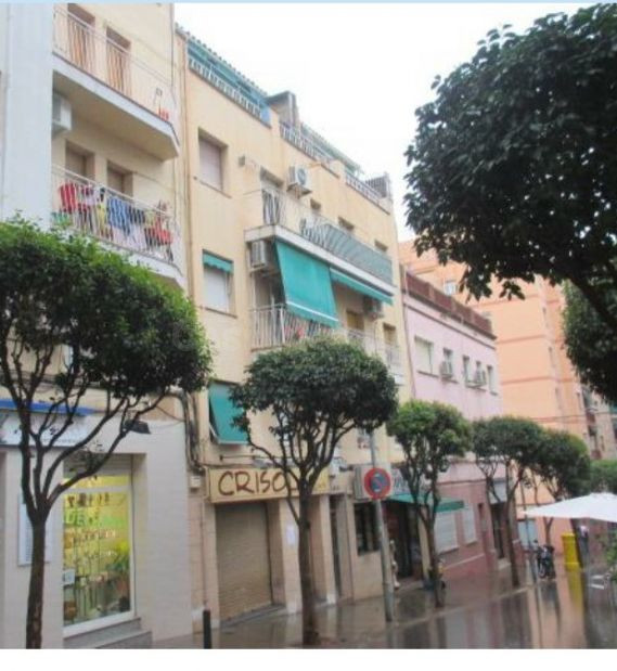 Se vende Piso OKUPADO en Pérez Galdós 14 de Badalona, Barcelona.