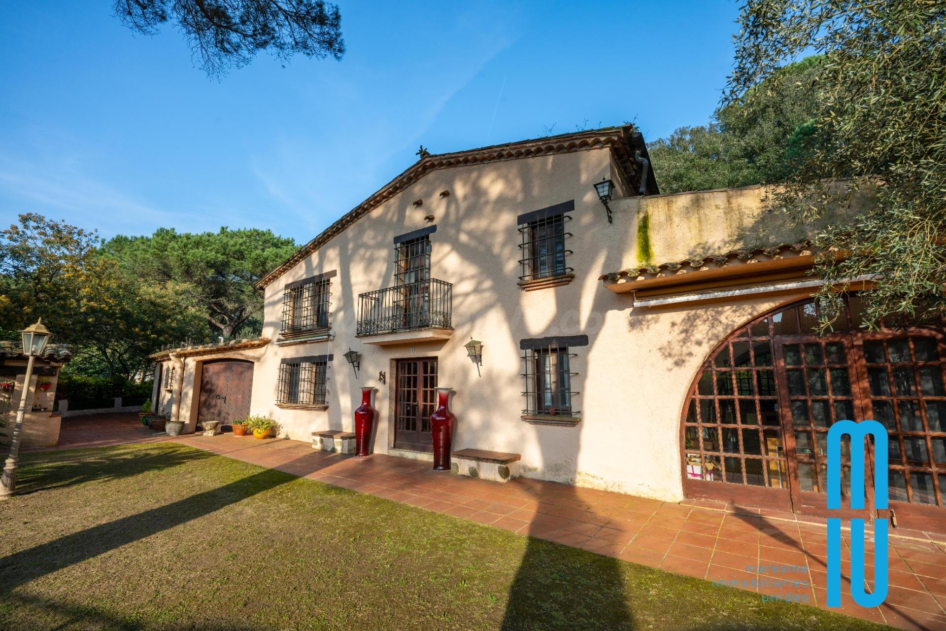 Espectacular Finca Rústica con 2 Masías del s.XVIII y Máxima Privacidad a 30 min de Barcelona.