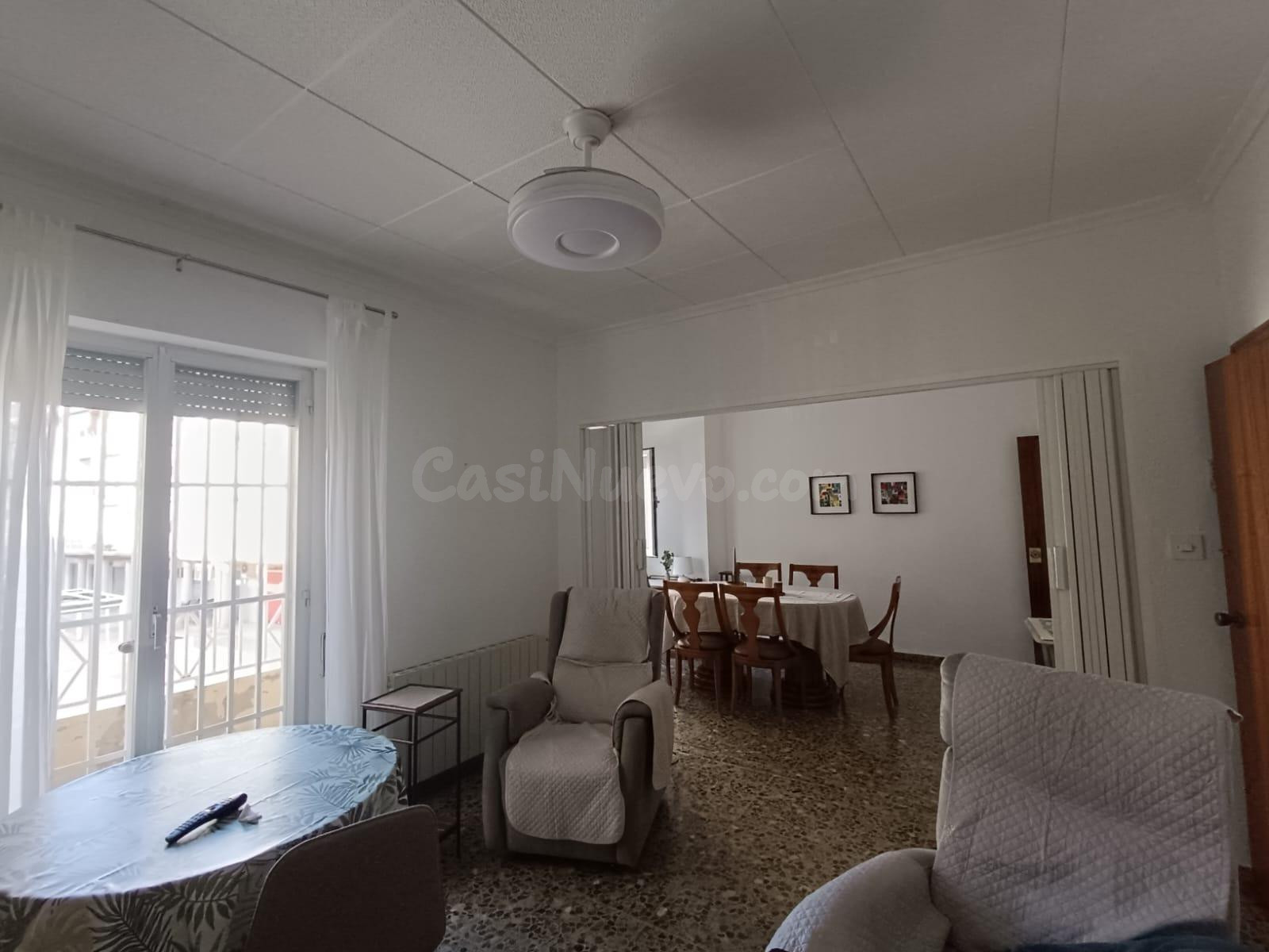 CASA EN PETRER CON GARAJE AMPLIO