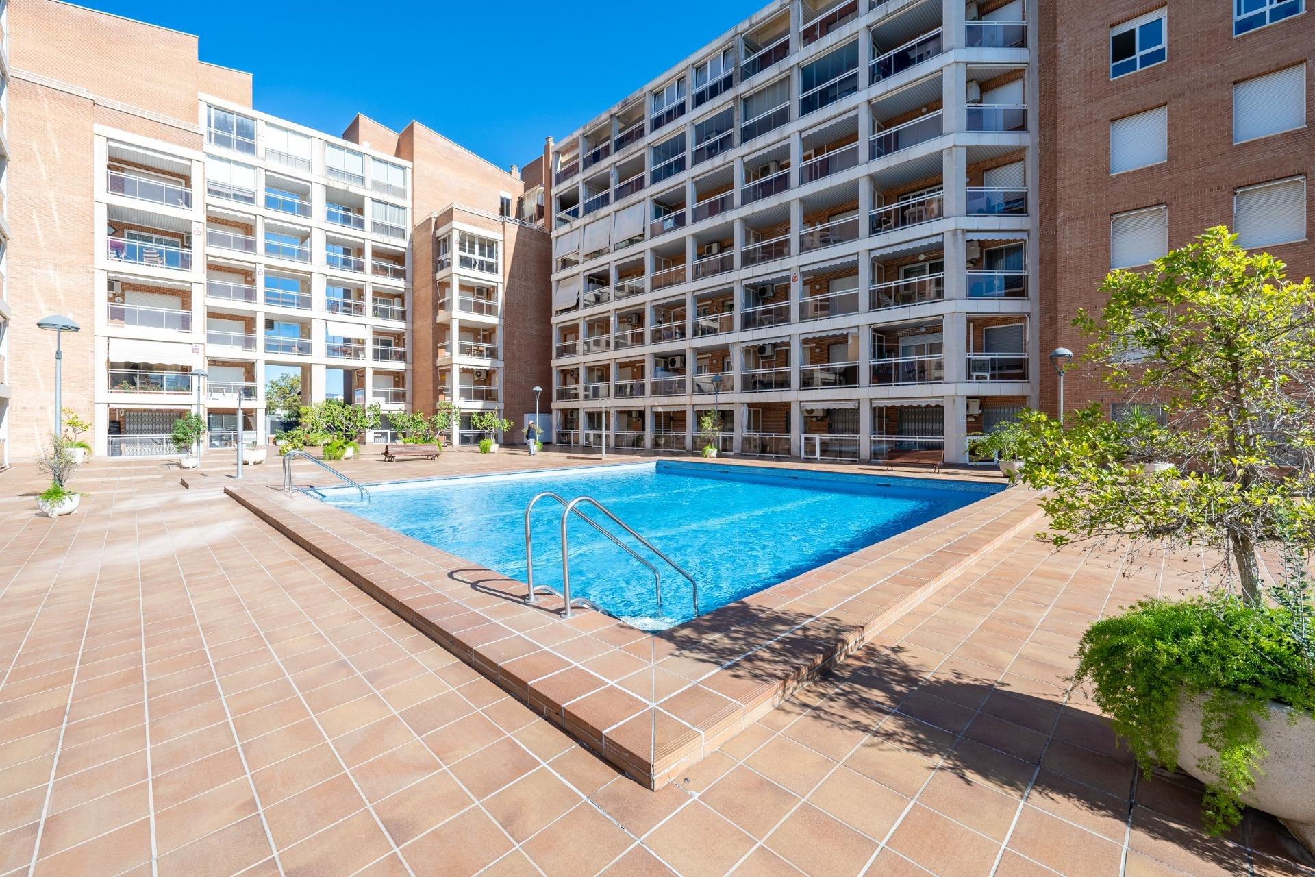 Piso con terraza, piscina y ascensor en Vinyols i els Arcs | 1 dormitorio | Listo para entrar a vivir