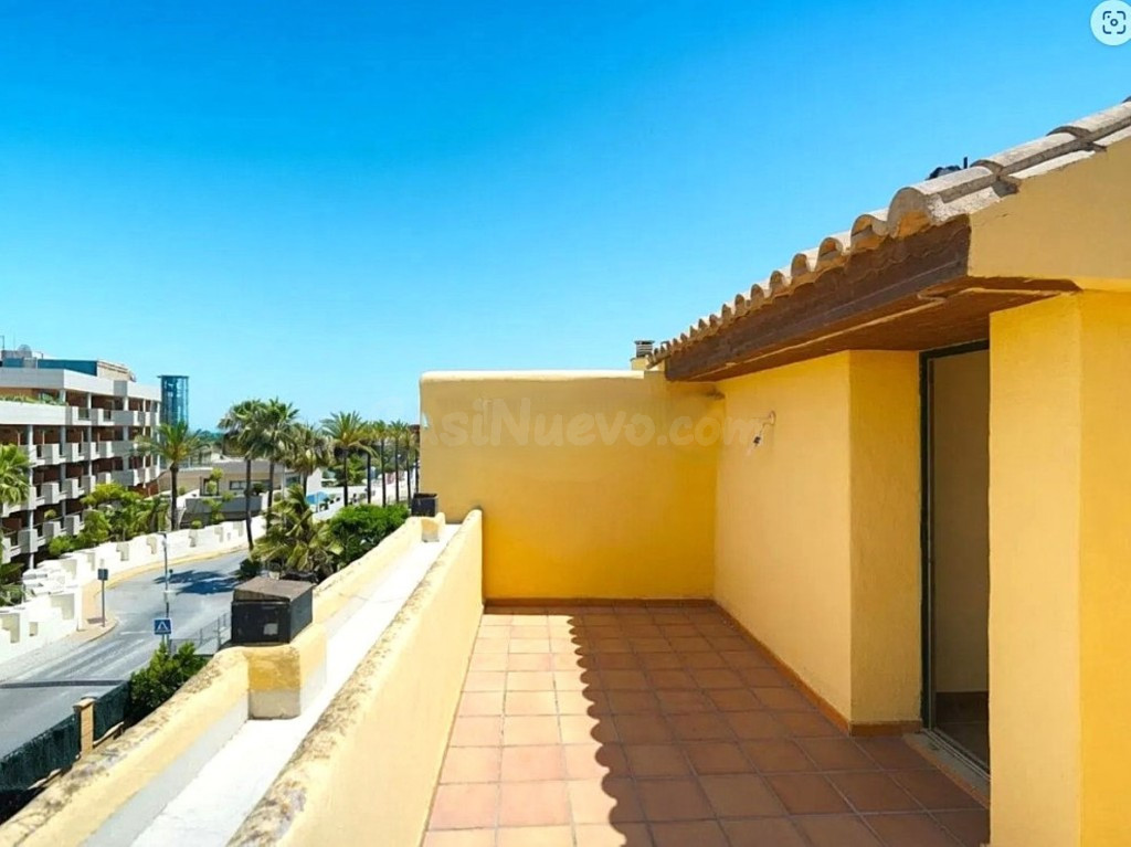 Adosada en Venta en Cancelada Málaga - foto 5