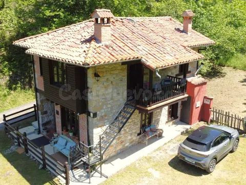 Casa con terreno en Aldea les Cuerries, Piloña