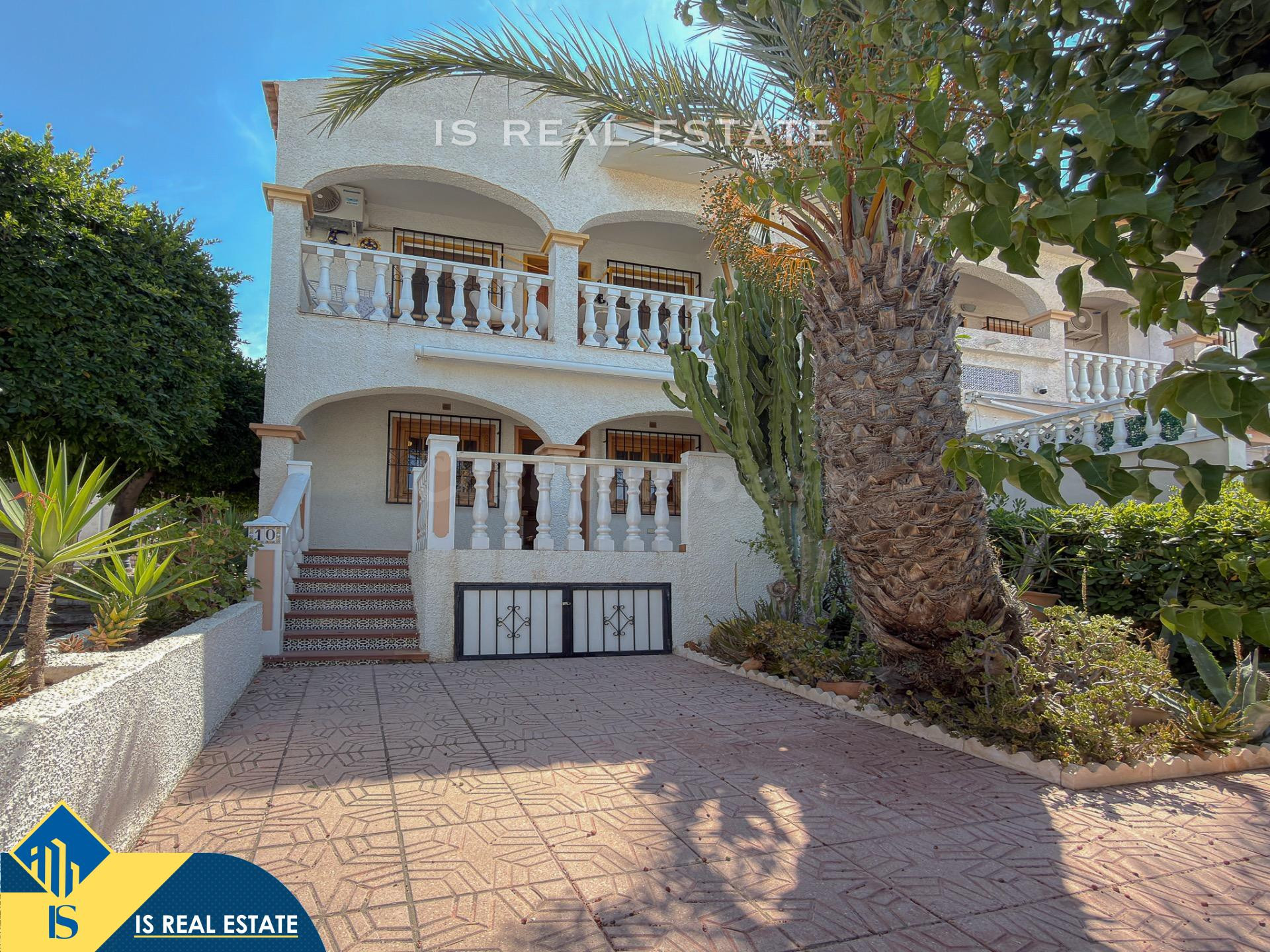 Novedad! Espectacular Bungalow con enorme terraza y ubicación privilegiada + Piscina comunitaria con zonas ajardinadas