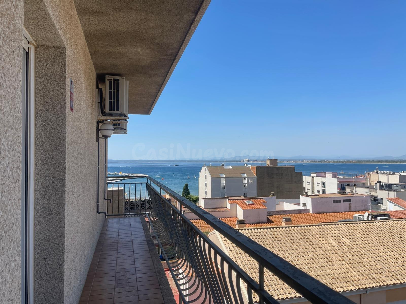 Apartamento con licencia turística y vistas al mar en Roses